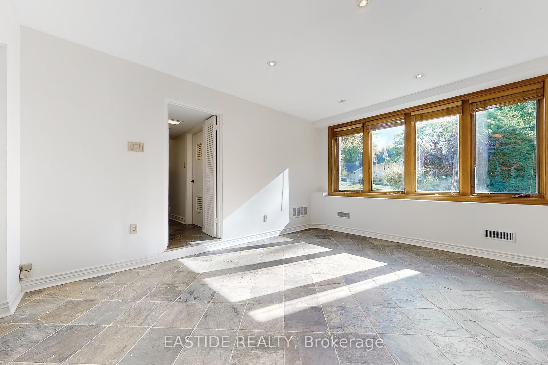 54 Plymbridge Rd, Toronto, ON M2P1A3 | 4 Bedroom 4 Bathroom Detached House | Image 36