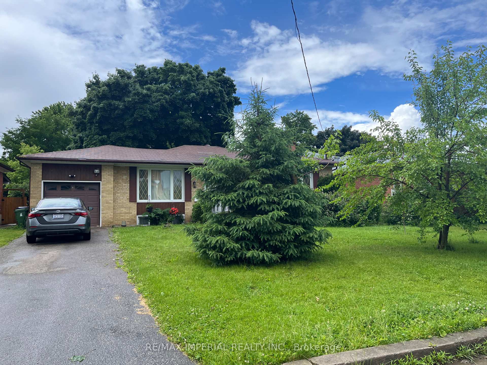 10 Burke St, Toronto, ON M2M1V2 | 3 Bedroom 3 Bathroom Detached House | Image 1