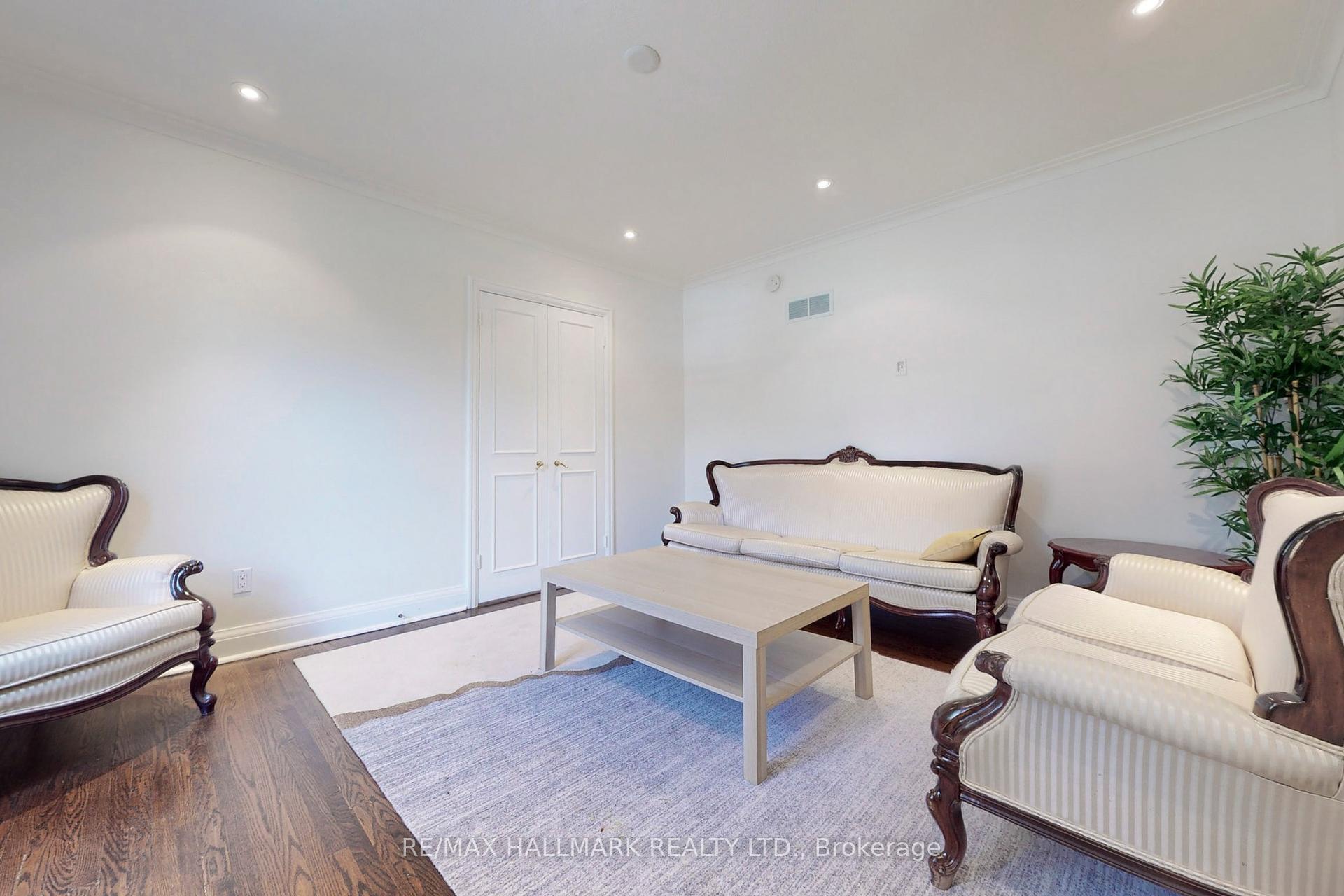 7 Gerald St, Toronto, ON M2L2M4 | 4 Bedroom 4 Bathroom Detached House | Image 21