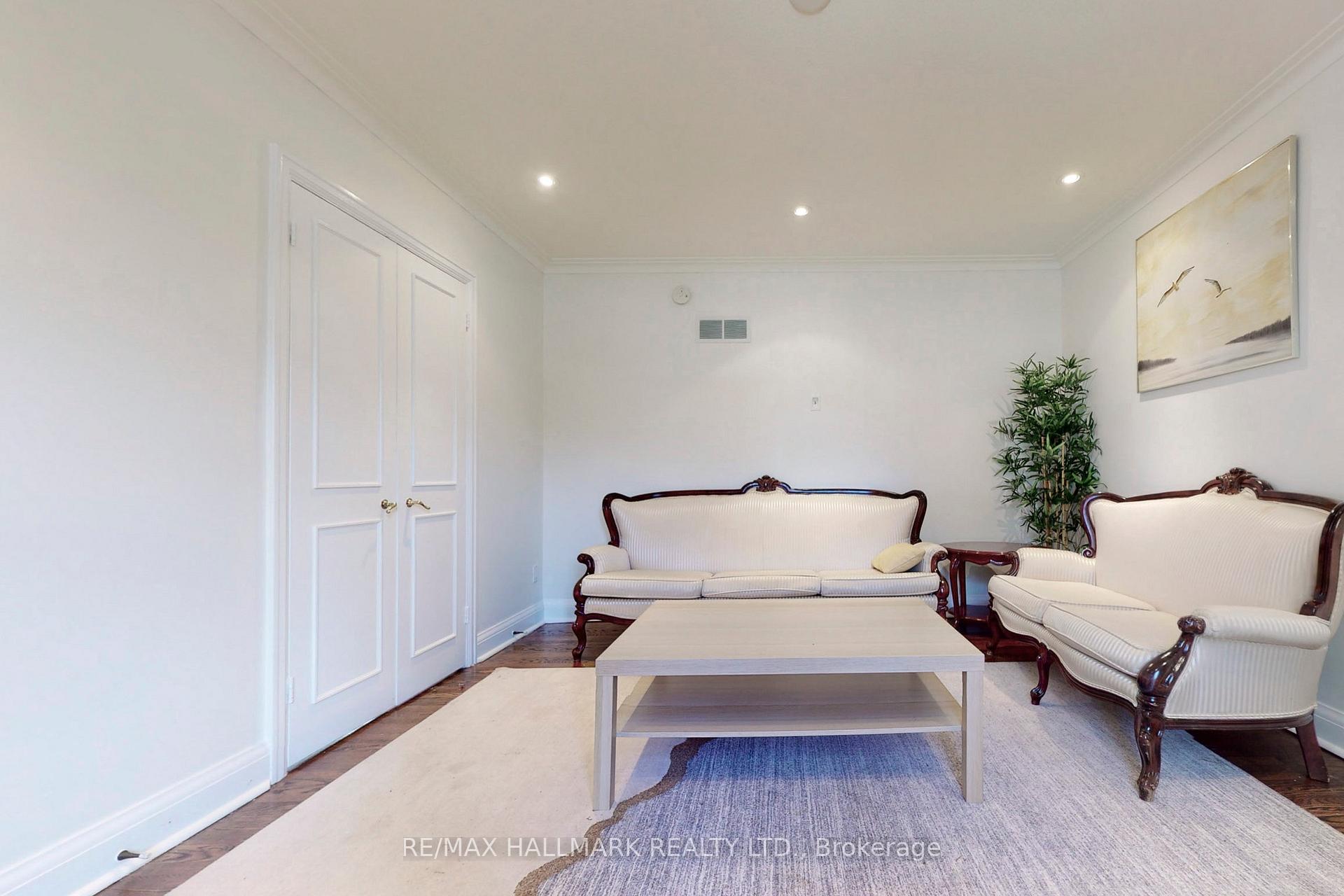 7 Gerald St, Toronto, ON M2L2M4 | 4 Bedroom 4 Bathroom Detached House | Image 22