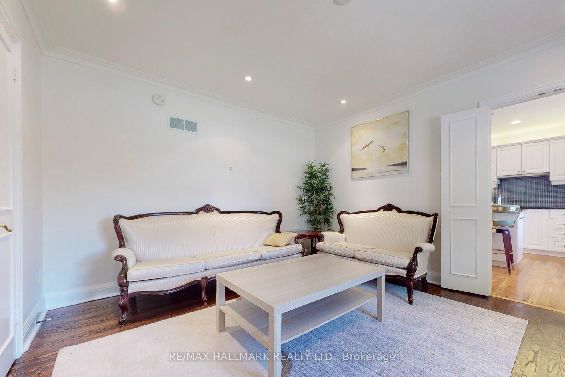 7 Gerald St, Toronto, ON M2L2M4 | 4 Bedroom 4 Bathroom Detached House | Image 23