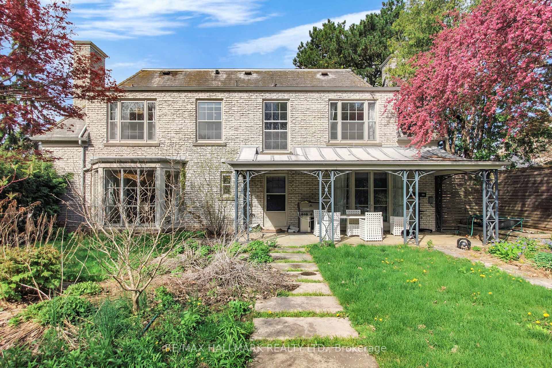 7 Gerald St, Toronto, ON M2L2M4 | 4 Bedroom 4 Bathroom Detached House | Image 24