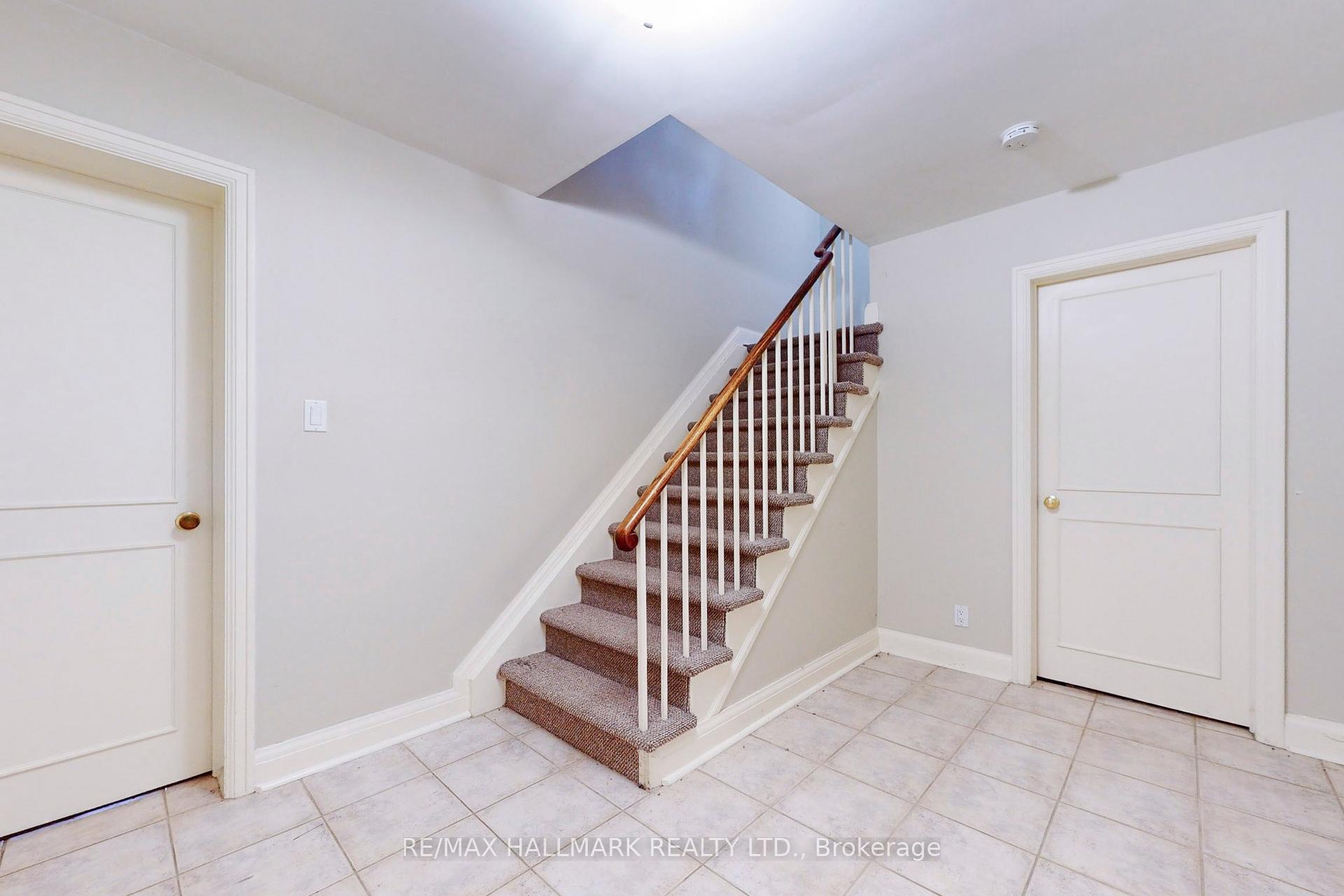 7 Gerald St, Toronto, ON M2L2M4 | 4 Bedroom 4 Bathroom Detached House | Image 32