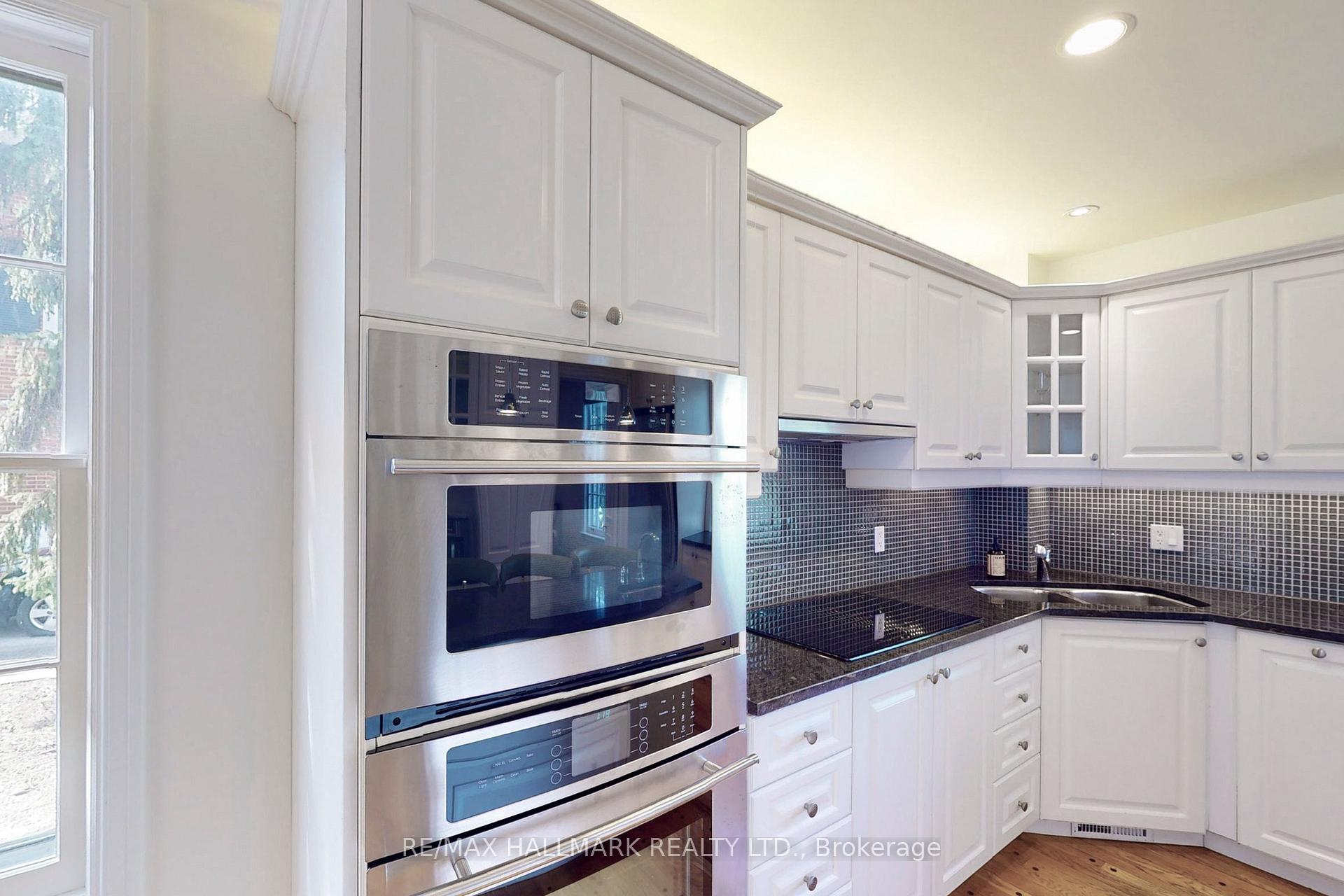 7 Gerald St, Toronto, ON M2L2M4 | 4 Bedroom 4 Bathroom Detached House | Image 5