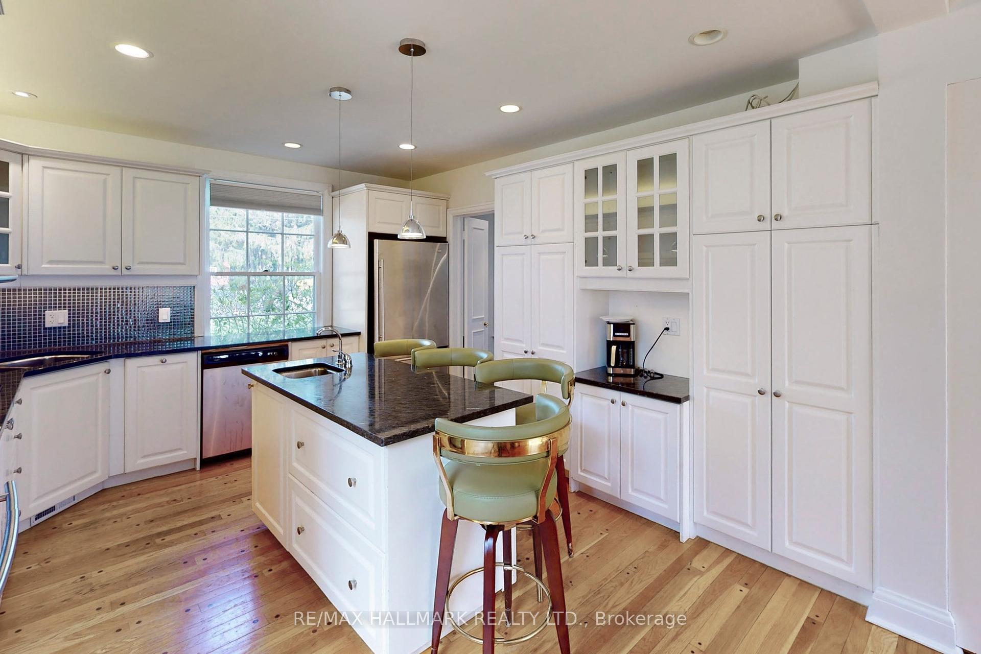 7 Gerald St, Toronto, ON M2L2M4 | 4 Bedroom 4 Bathroom Detached House | Image 7