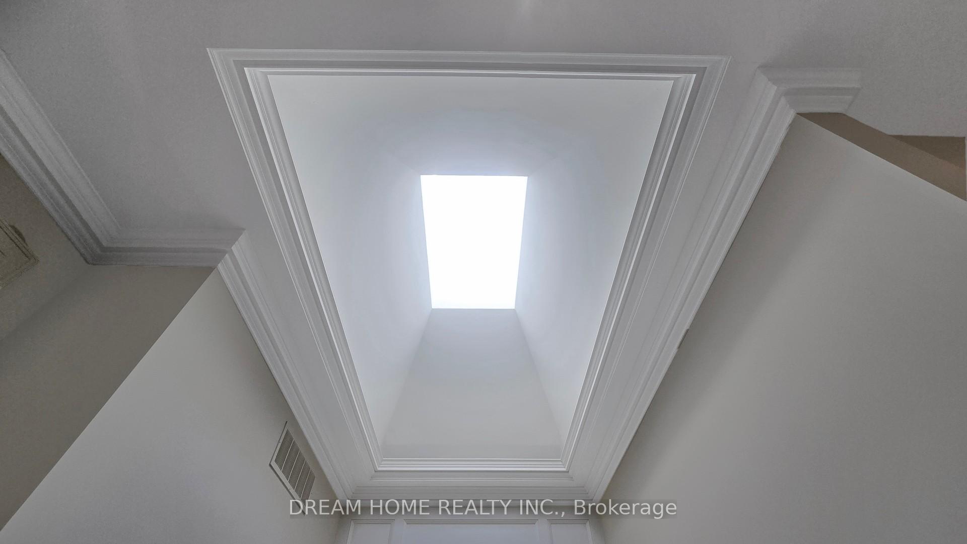 276 Dunview Ave, Toronto, ON M2N4J5 | 4 Bedroom 7 Bathroom Detached House | Image 17