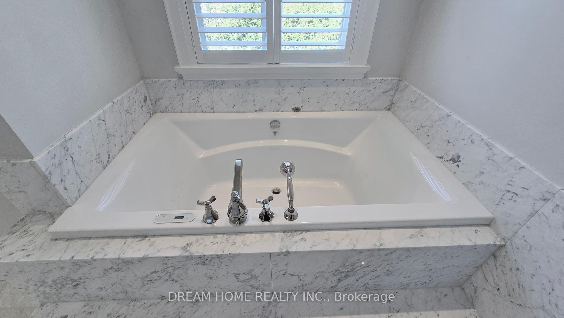 276 Dunview Ave, Toronto, ON M2N4J5 | 4 Bedroom 7 Bathroom Detached House | Image 22