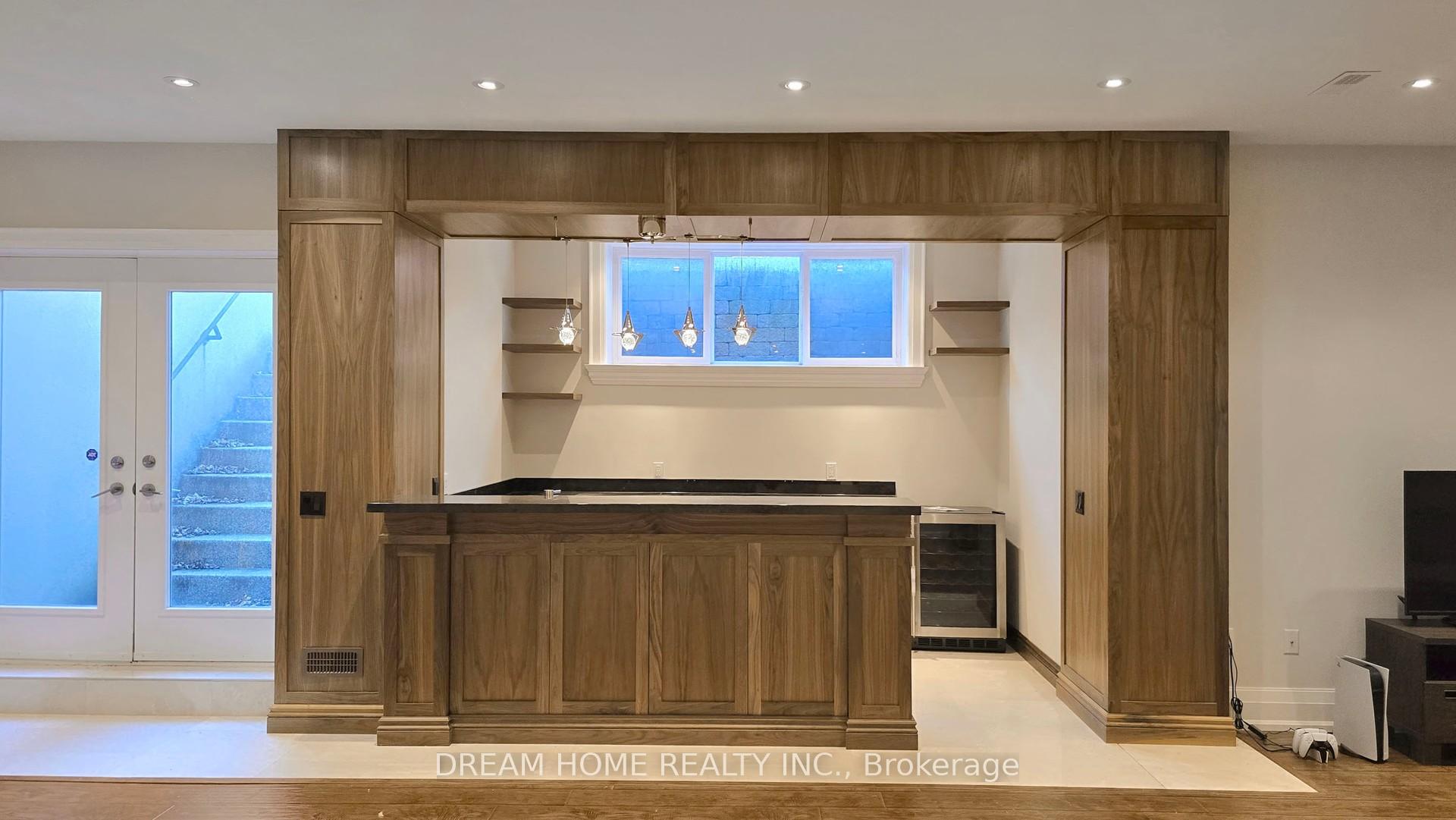 276 Dunview Ave, Toronto, ON M2N4J5 | 4 Bedroom 7 Bathroom Detached House | Image 32