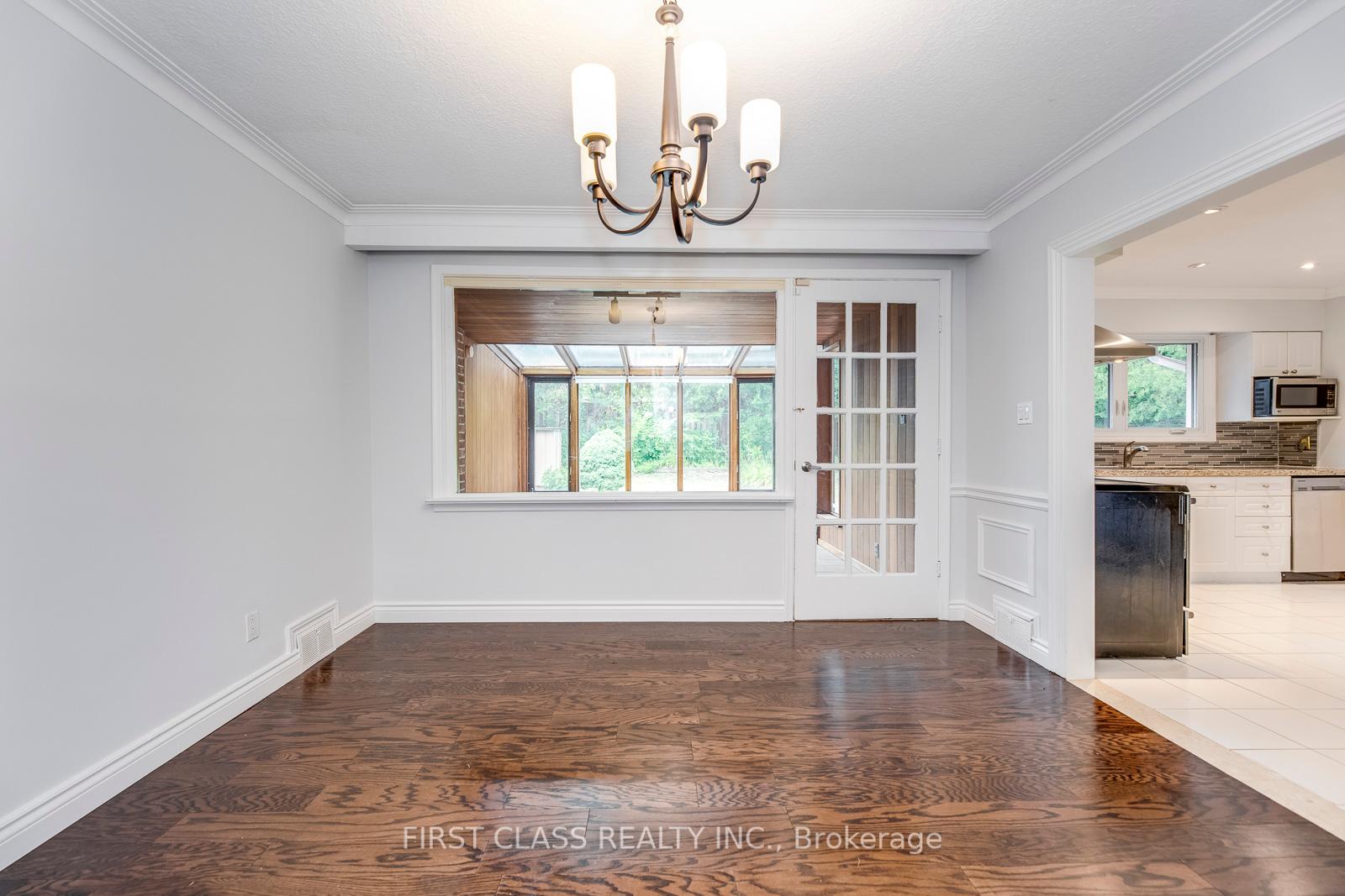 25 Whittaker Cres, Toronto, ON M2K1K7 | 4 Bedroom 3 Bathroom Detached House | Image 12