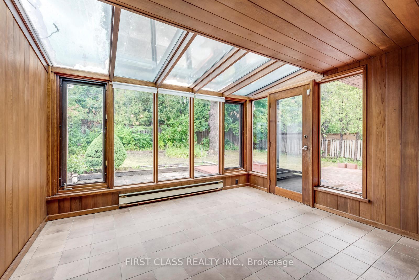 25 Whittaker Cres, Toronto, ON M2K1K7 | 4 Bedroom 3 Bathroom Detached House | Image 17