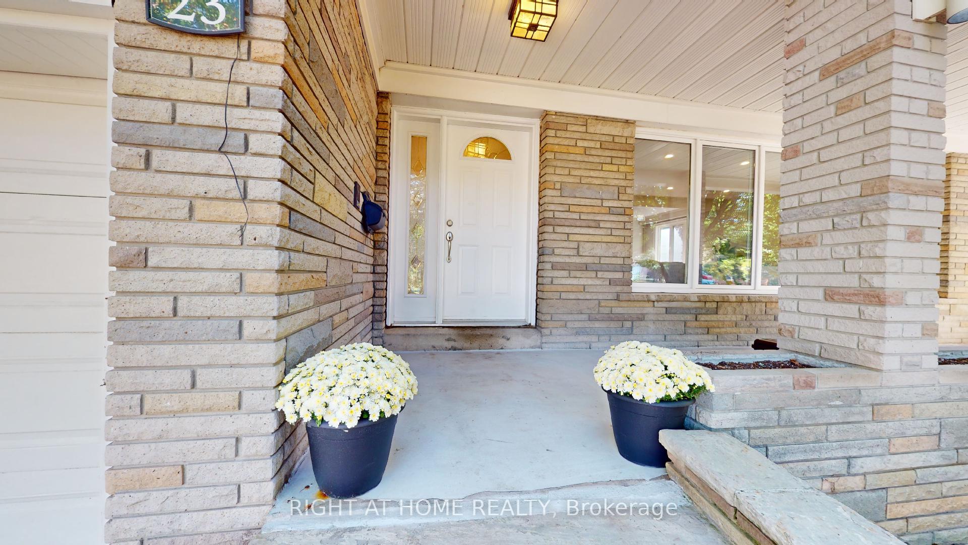 23 Christine Cres, Toronto, ON M2R1A4 | 4 Bedroom 4 Bathroom Detached House | Image 2