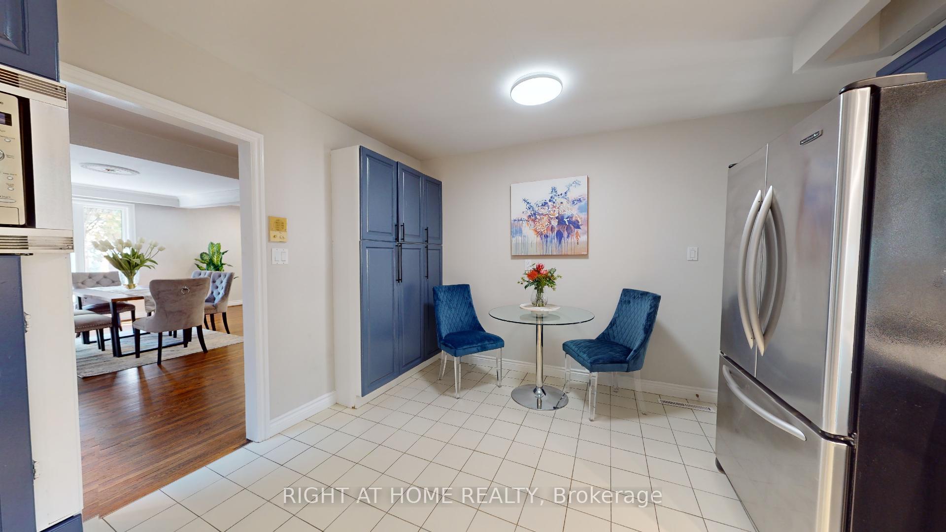23 Christine Cres, Toronto, ON M2R1A4 | 4 Bedroom 4 Bathroom Detached House | Image 9