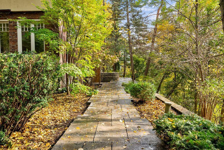 56 Roxborough Dr, Toronto, ON M4W1X1 | 4 Bedroom 3 Bathroom Detached House | Image 10