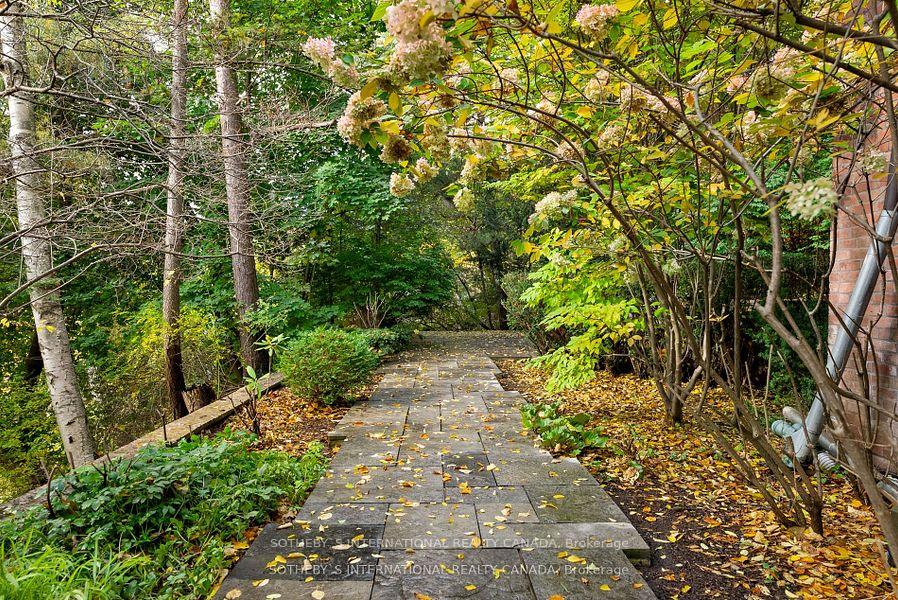 56 Roxborough Dr, Toronto, ON M4W1X1 | 4 Bedroom 3 Bathroom Detached House | Image 11