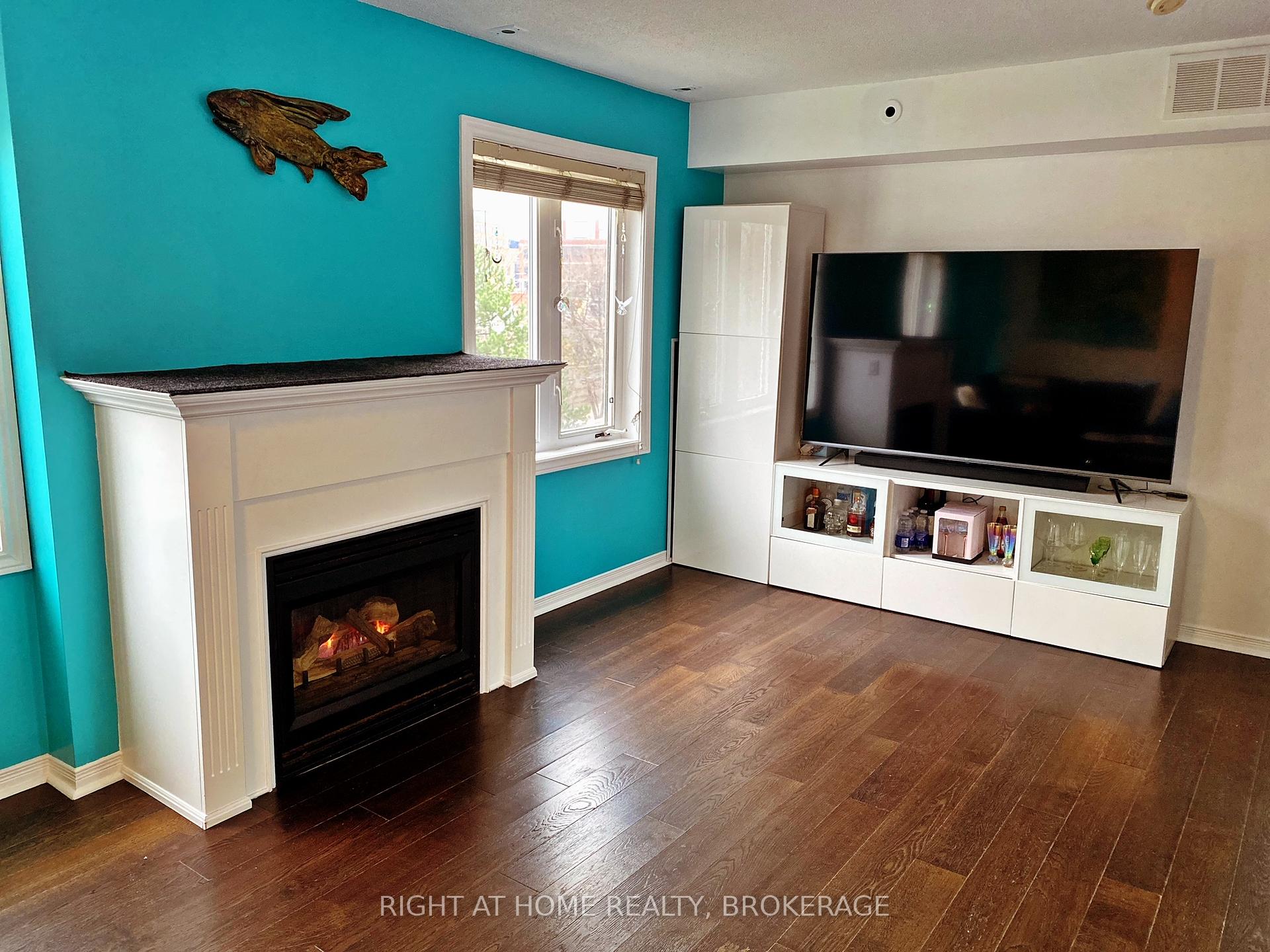 #610 - 12 Sudbury St, Toronto, ON M6J3W7 | 2 Bedroom 2 Bathroom Condo Townhouse | Image 10