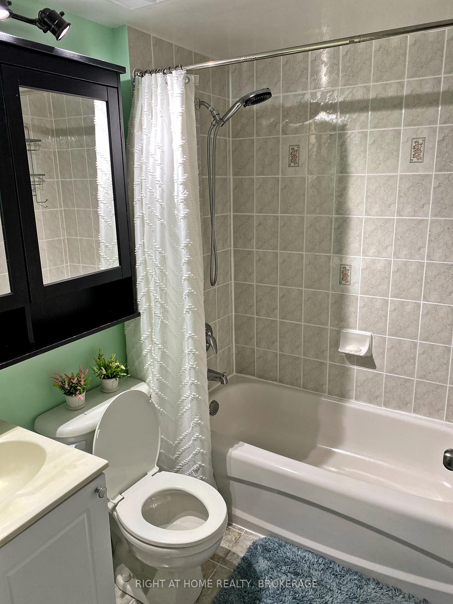 #610 - 12 Sudbury St, Toronto, ON M6J3W7 | 2 Bedroom 2 Bathroom Condo Townhouse | Image 18