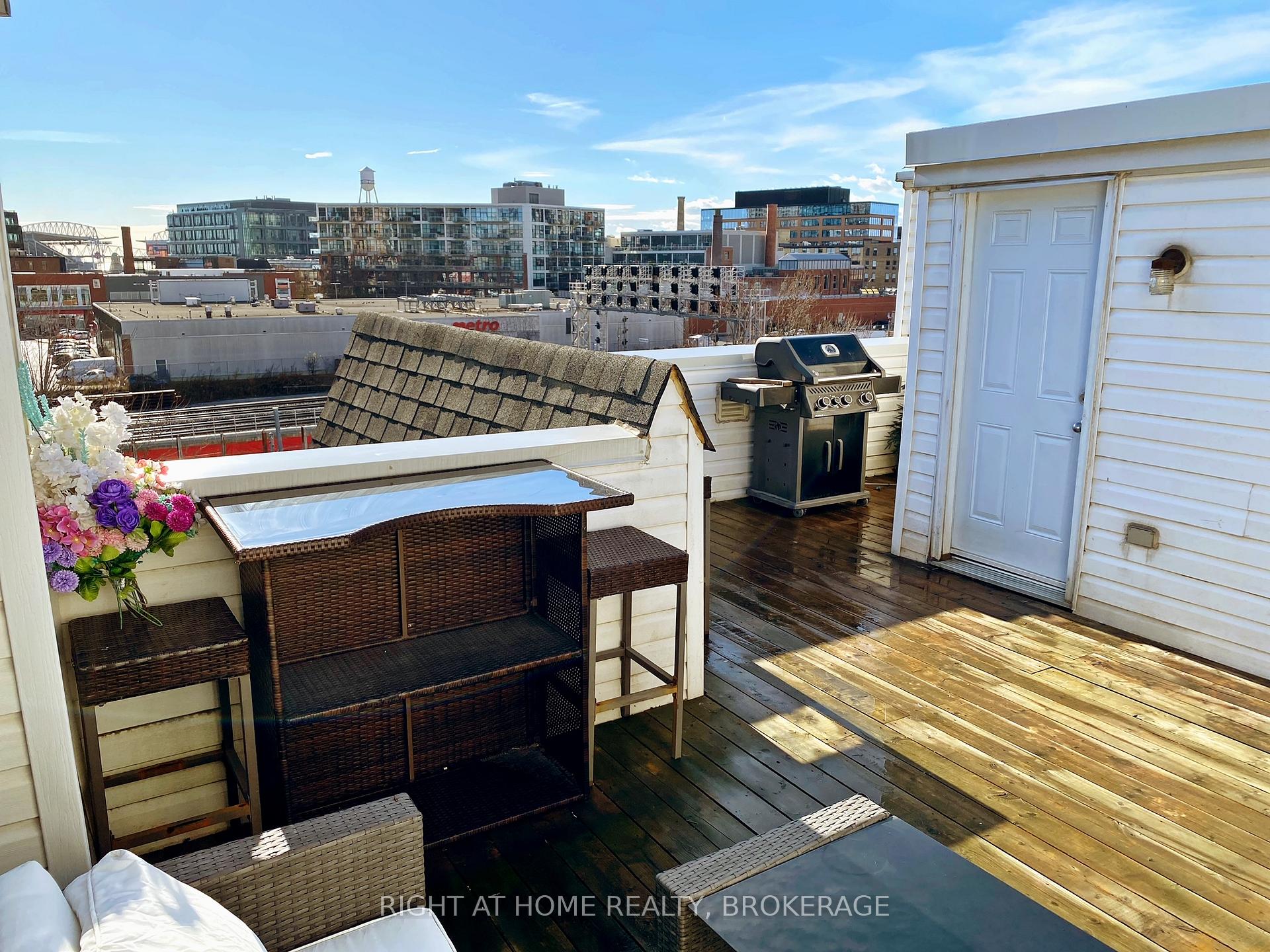 #610 - 12 Sudbury St, Toronto, ON M6J3W7 | 2 Bedroom 2 Bathroom Condo Townhouse | Image 22