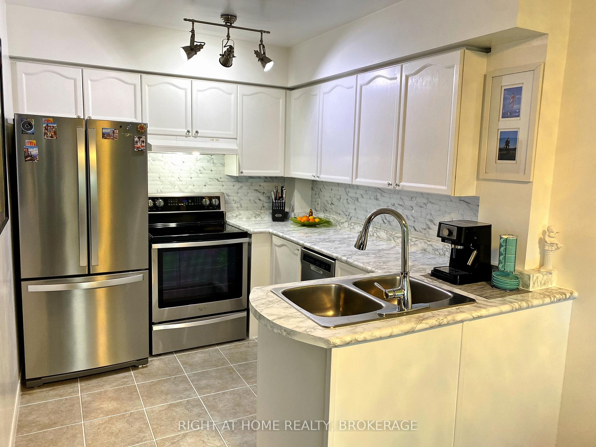 #610 - 12 Sudbury St, Toronto, ON M6J3W7 | 2 Bedroom 2 Bathroom Condo Townhouse | Image 3