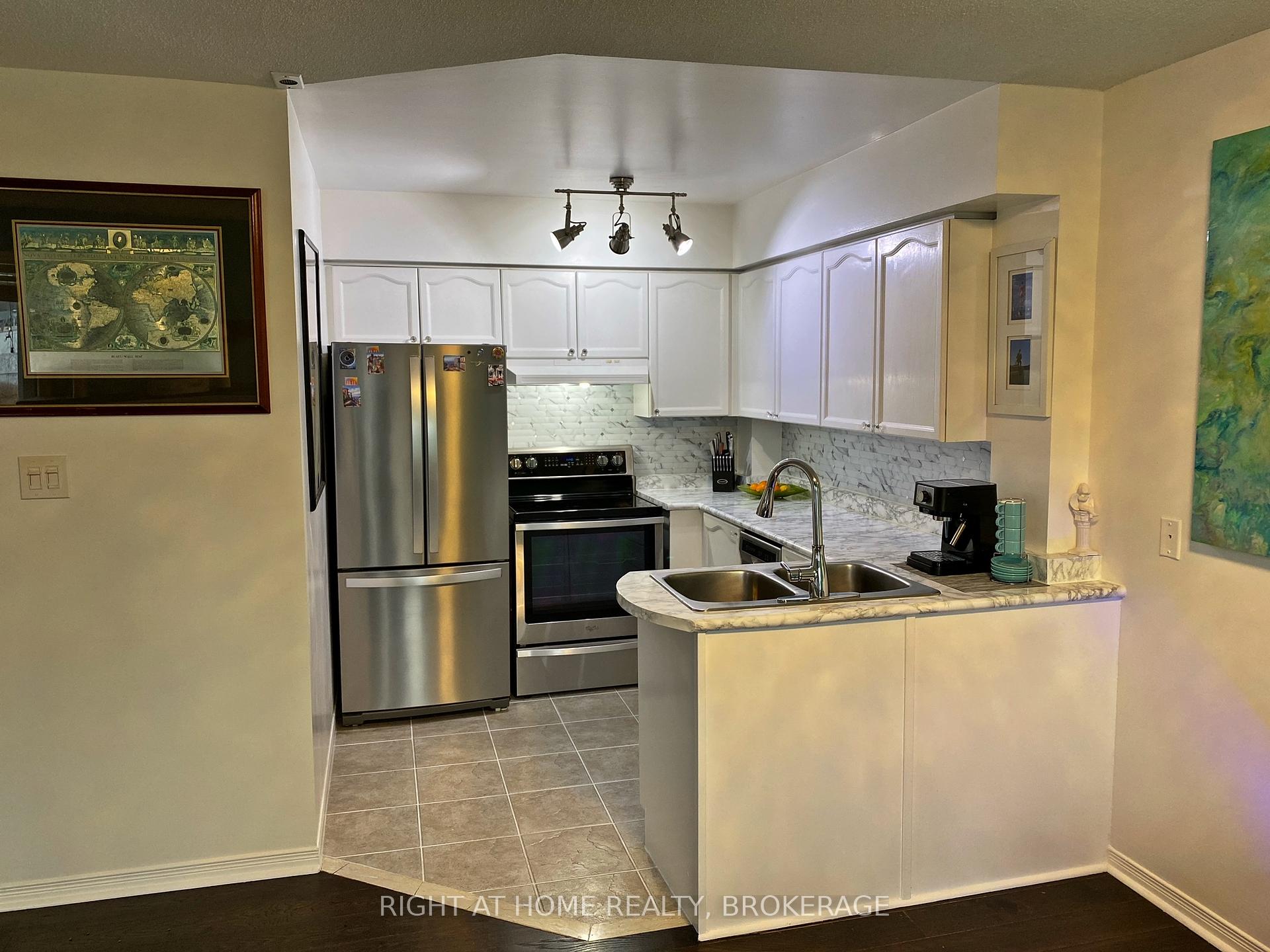 #610 - 12 Sudbury St, Toronto, ON M6J3W7 | 2 Bedroom 2 Bathroom Condo Townhouse | Image 6