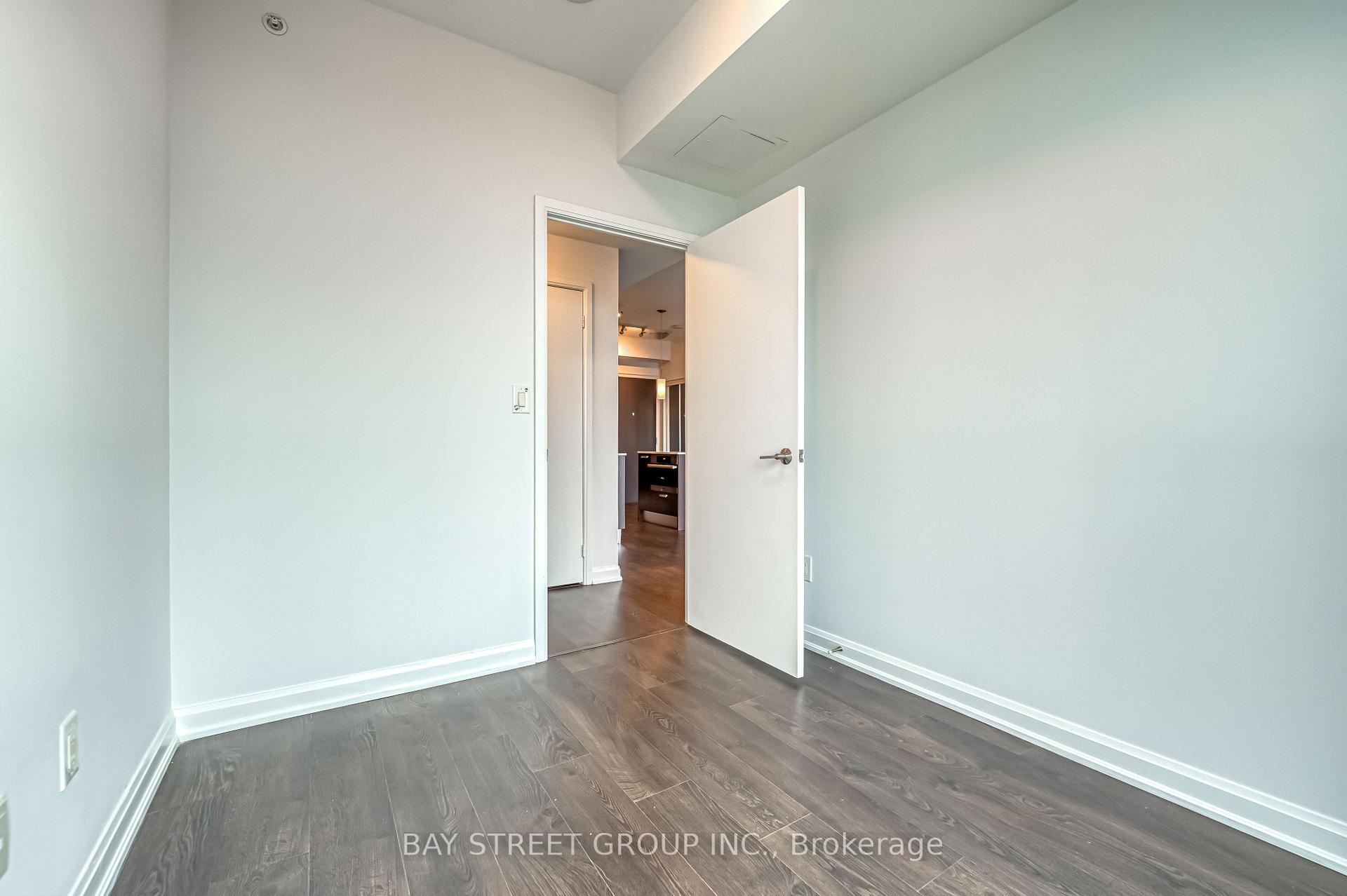 #2605 - 11 Bogert Ave, Toronto, ON M2N0H4 | 1 Bedroom 2 Bathroom Condo Apt | Image 12