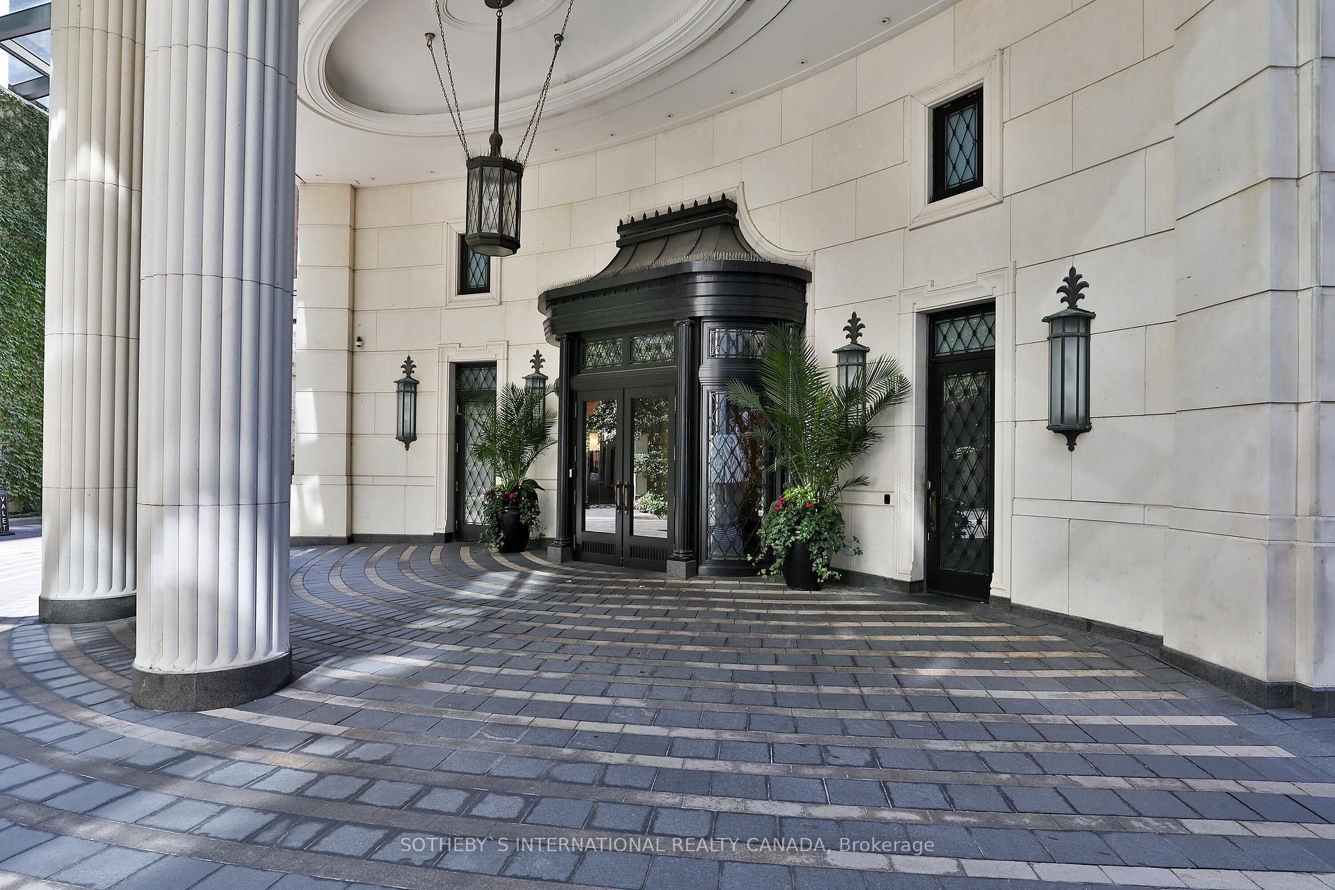 #9C - 1 St Thomas St, Toronto, ON M5S3M5 | 2 Bedroom 3 Bathroom Condo Apt | Image 2