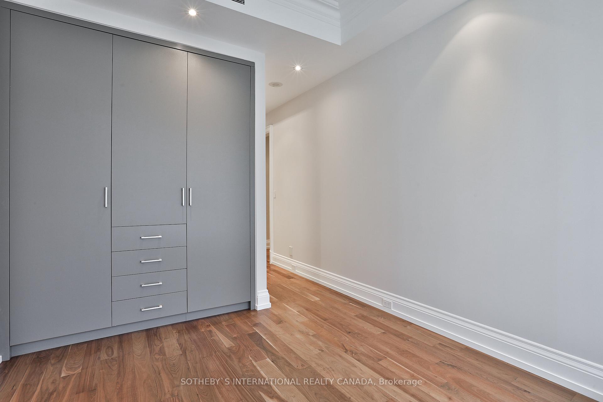 #9C - 1 St Thomas St, Toronto, ON M5S3M5 | 2 Bedroom 3 Bathroom Condo Apt | Image 25