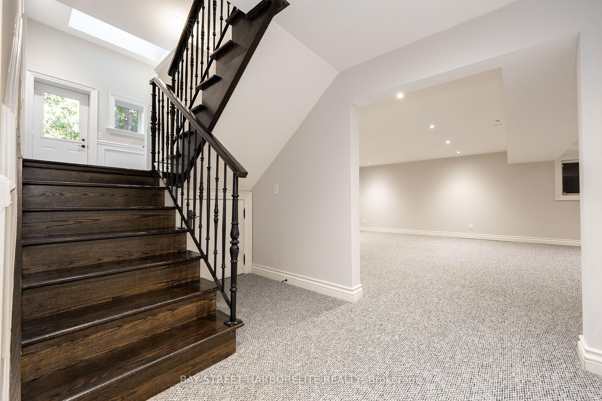 151 Brentcliffe Rd, Toronto, ON M4G3Y7 | 4 Bedroom 5 Bathroom Detached House | Image 26