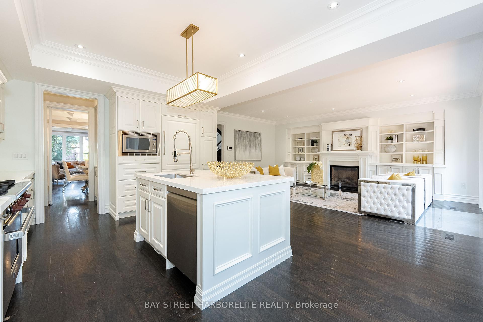 151 Brentcliffe Rd, Toronto, ON M4G3Y7 | 4 Bedroom 5 Bathroom Detached House | Image 4