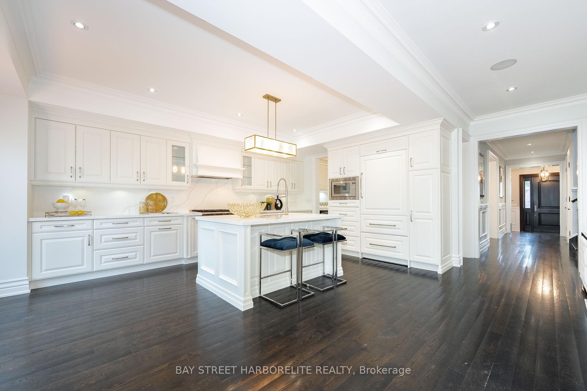 151 Brentcliffe Rd, Toronto, ON M4G3Y7 | 4 Bedroom 5 Bathroom Detached House | Image 5