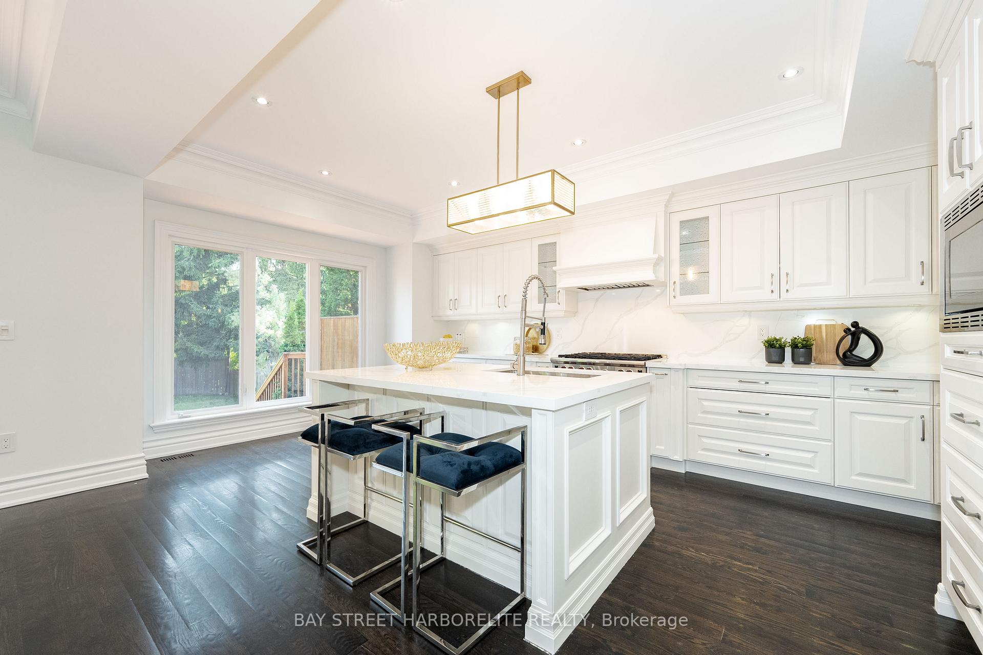 151 Brentcliffe Rd, Toronto, ON M4G3Y7 | 4 Bedroom 5 Bathroom Detached House | Image 6