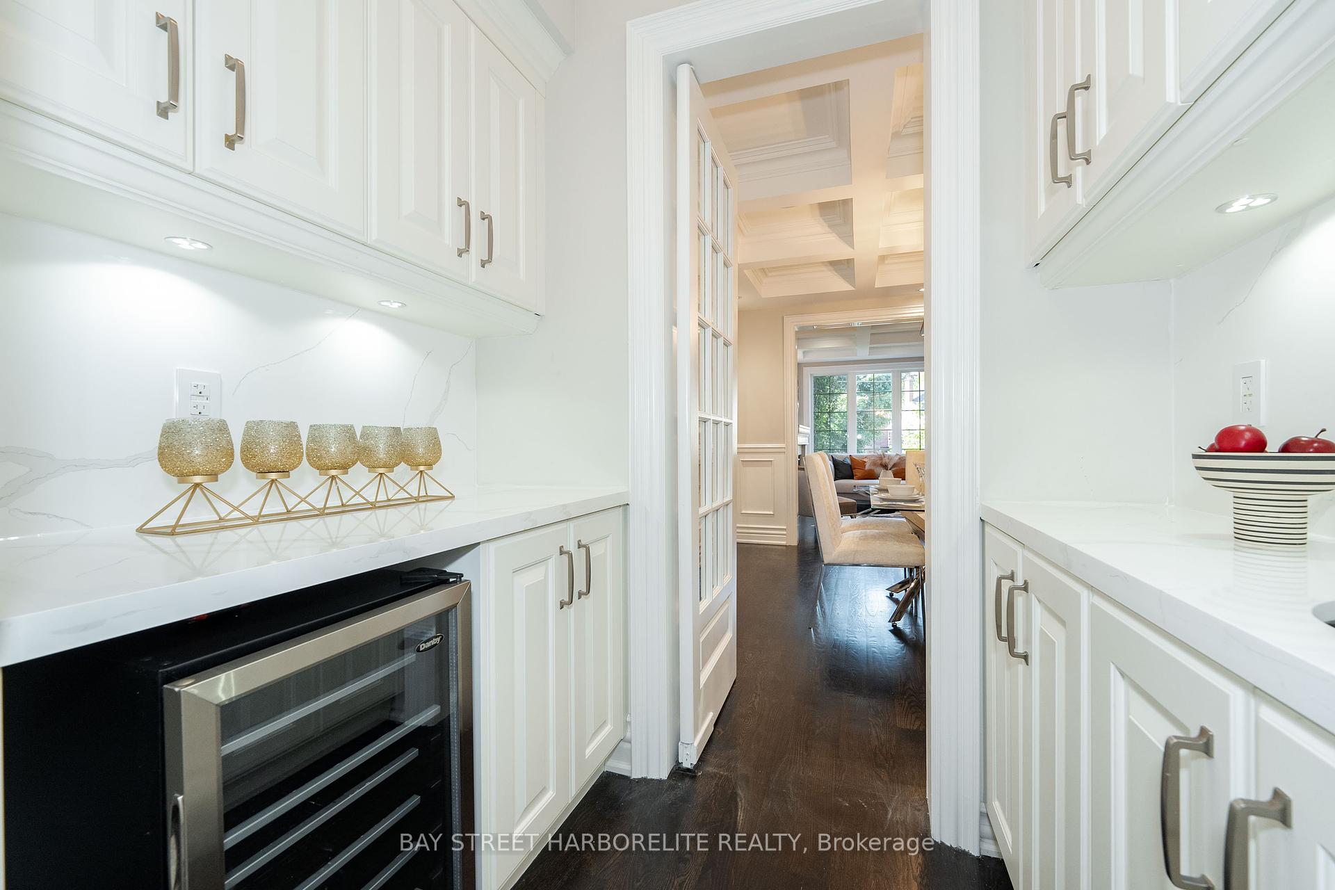 151 Brentcliffe Rd, Toronto, ON M4G3Y7 | 4 Bedroom 5 Bathroom Detached House | Image 7