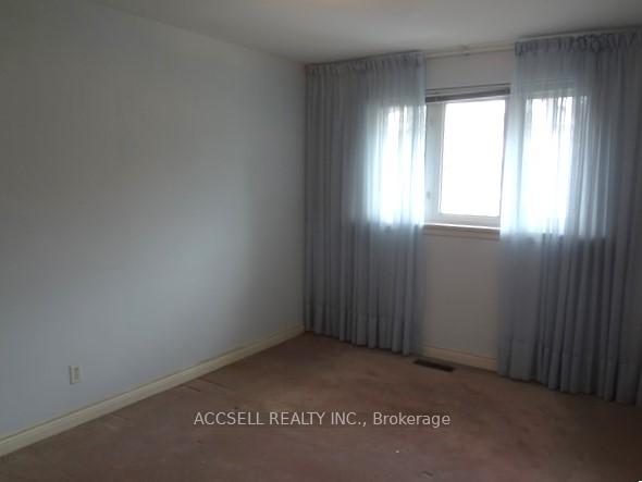 163 Hounslow Ave, Toronto, ON M2N2B3 | 3 Bedroom 2 Bathroom Detached House | Image 11