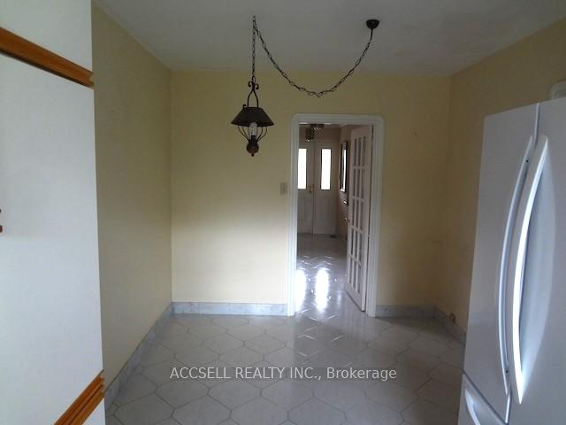 163 Hounslow Ave, Toronto, ON M2N2B3 | 3 Bedroom 2 Bathroom Detached House | Image 5