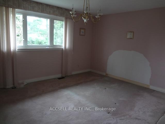 163 Hounslow Ave, Toronto, ON M2N2B3 | 3 Bedroom 2 Bathroom Detached House | Image 9