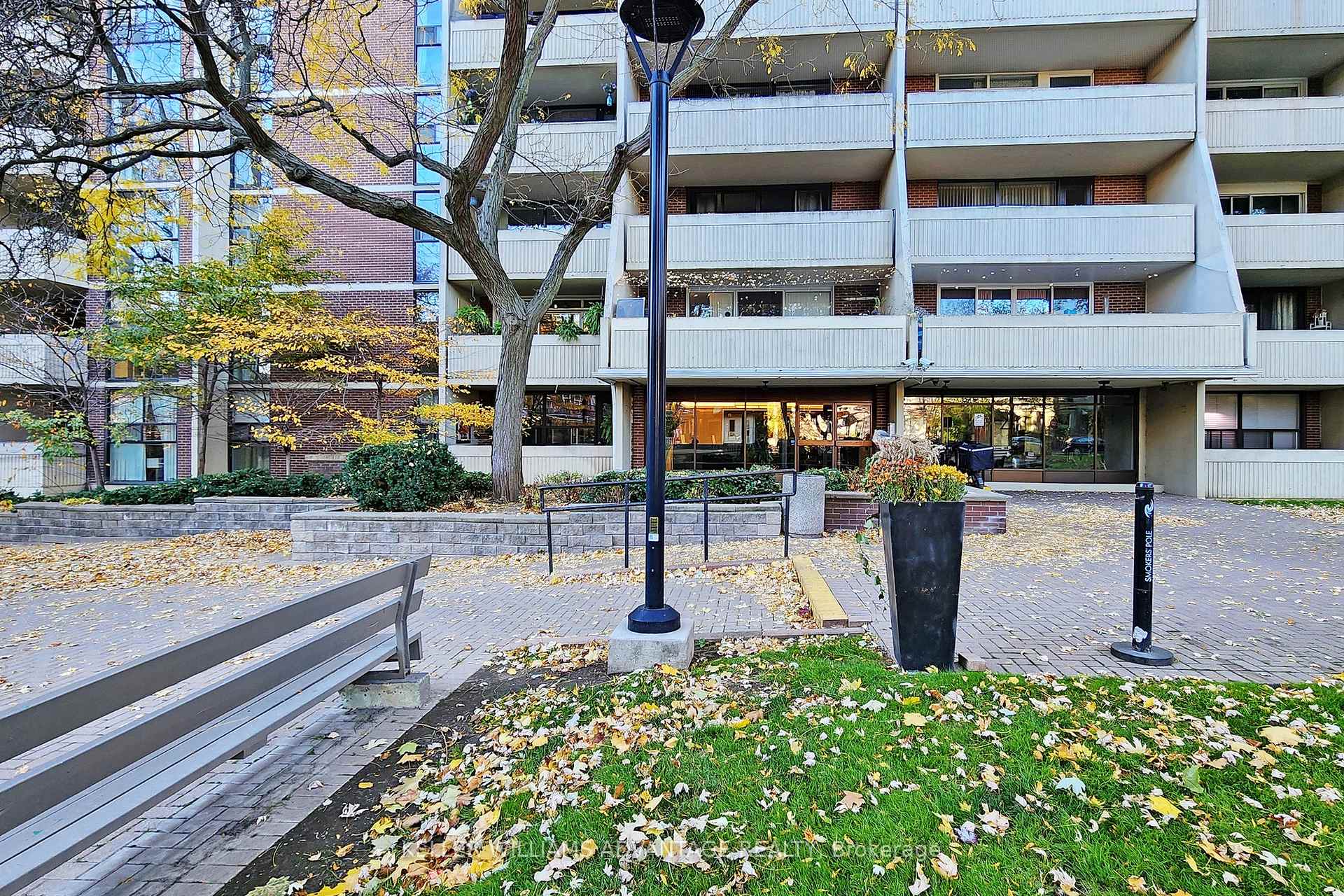 #1608 - 40 Homewood Ave, Toronto, ON M4Y2K2 | 1 Bedroom 1 Bathroom Condo Apt | Image 3