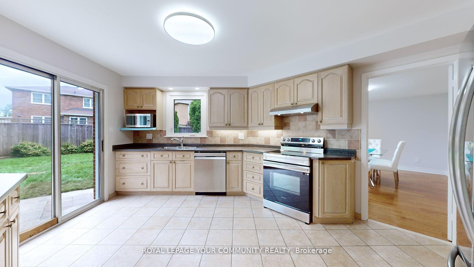 20 Elkpath Ave, Toronto, ON M2L2W1 | 4 Bedroom 4 Bathroom Detached House | Image 16