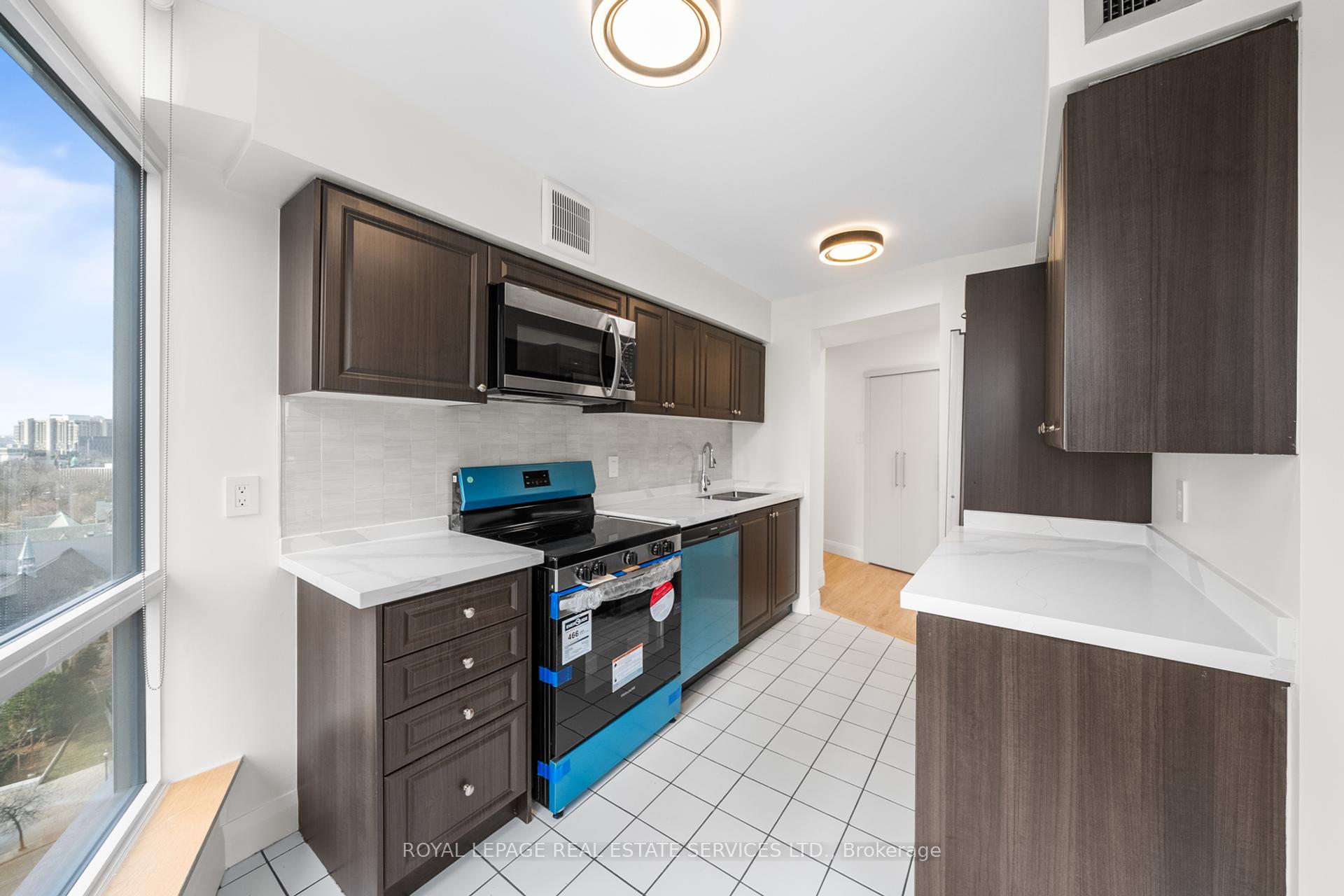 #1605 - 1055 Bay St, Toronto, ON M5S3A3 | 2 Bedroom 2 Bathroom Condo Apt | Image 13