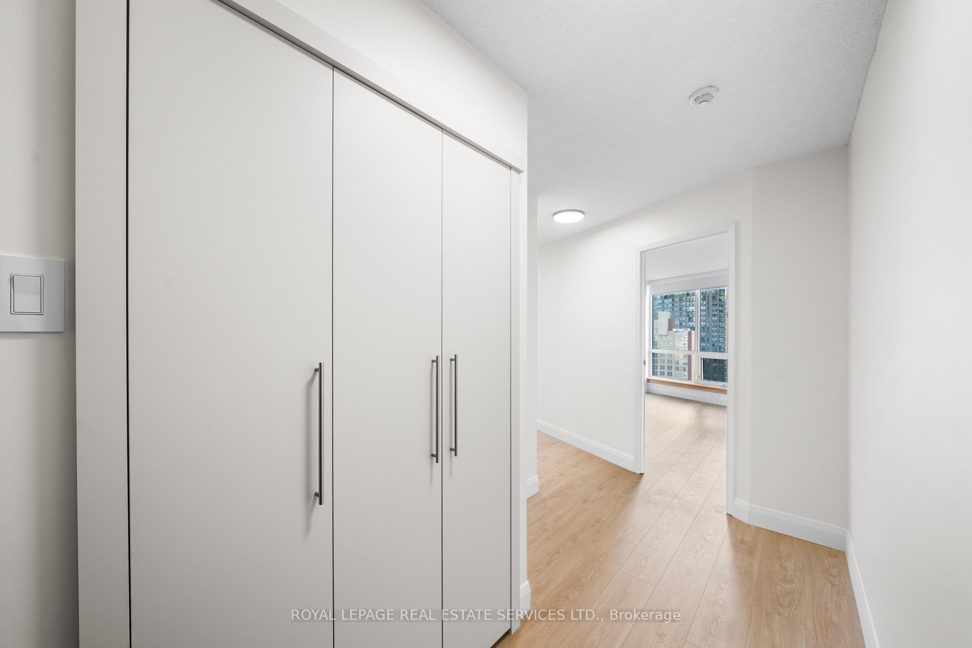 #1605 - 1055 Bay St, Toronto, ON M5S3A3 | 2 Bedroom 2 Bathroom Condo Apt | Image 22