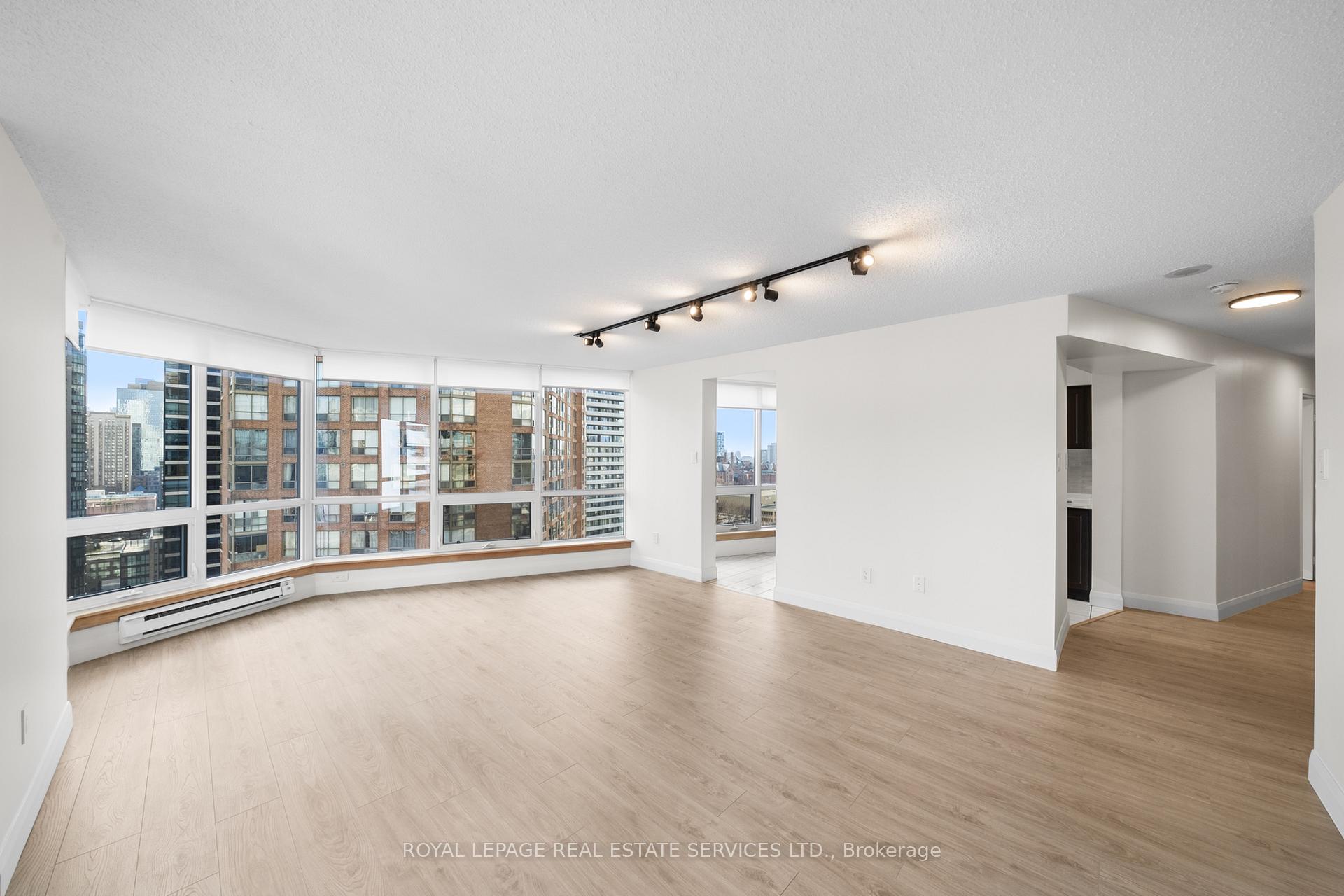#1605 - 1055 Bay St, Toronto, ON M5S3A3 | 2 Bedroom 2 Bathroom Condo Apt | Image 3