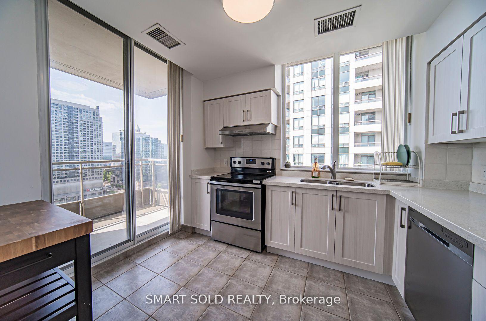 #PH210 - 256 Doris Ave, Toronto, ON M2N6X8 | 3 Bedroom 2 Bathroom Condo Apt | Image 13