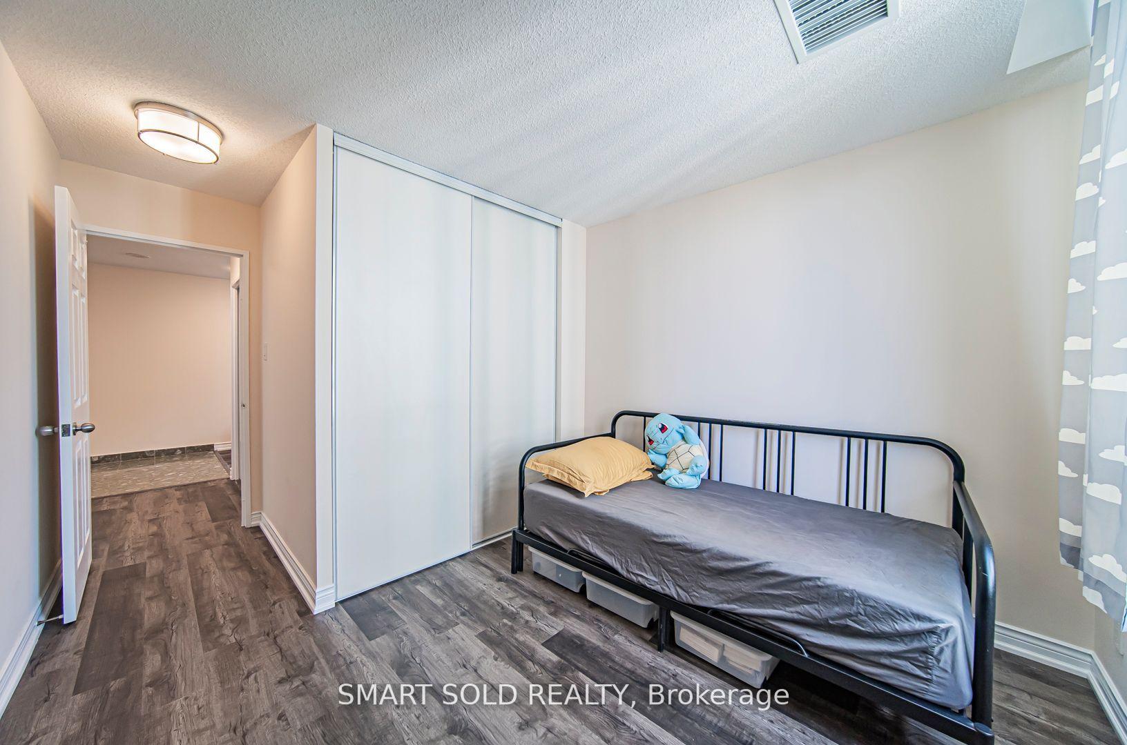 #PH210 - 256 Doris Ave, Toronto, ON M2N6X8 | 3 Bedroom 2 Bathroom Condo Apt | Image 17