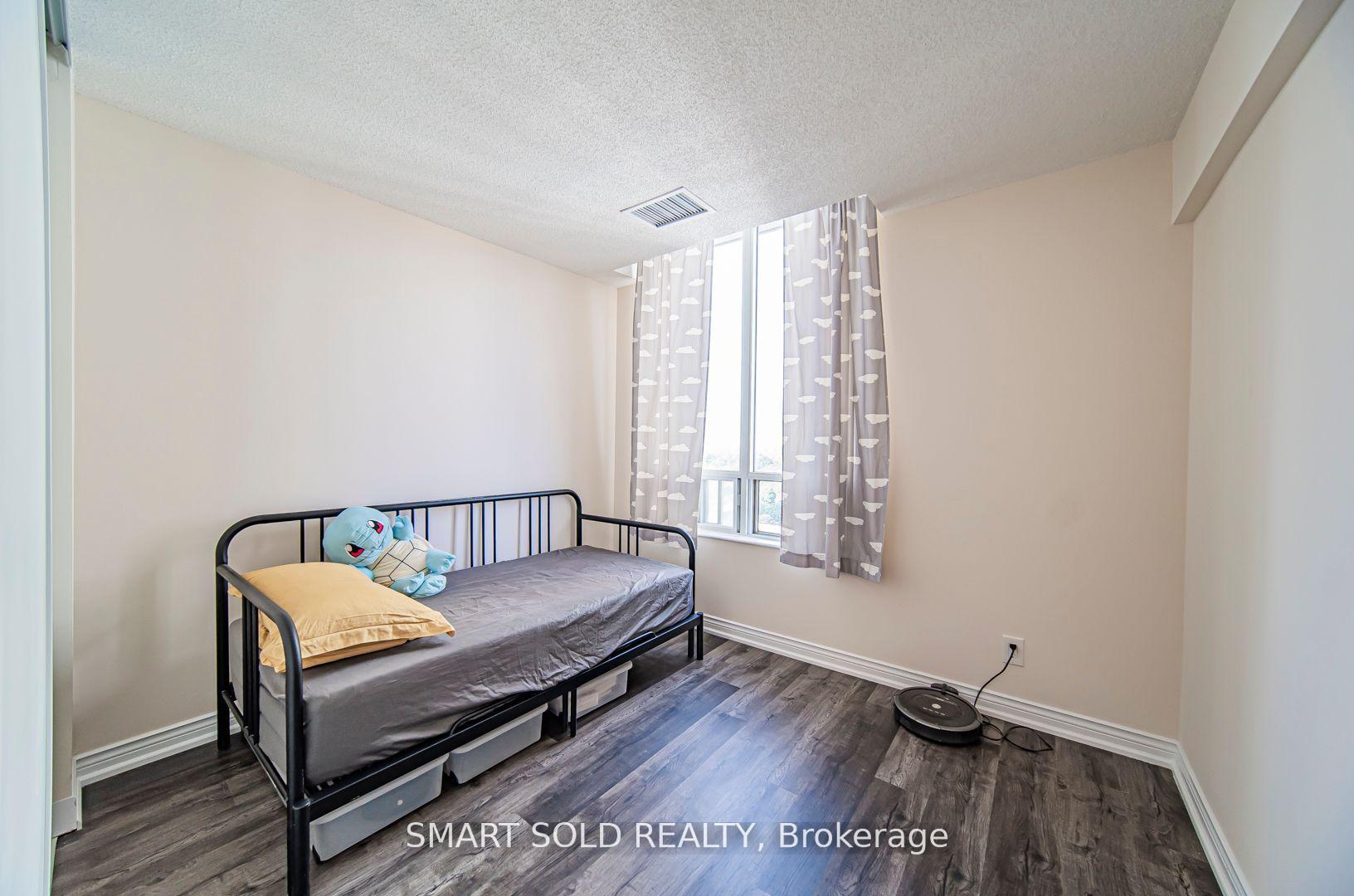 #PH210 - 256 Doris Ave, Toronto, ON M2N6X8 | 3 Bedroom 2 Bathroom Condo Apt | Image 18