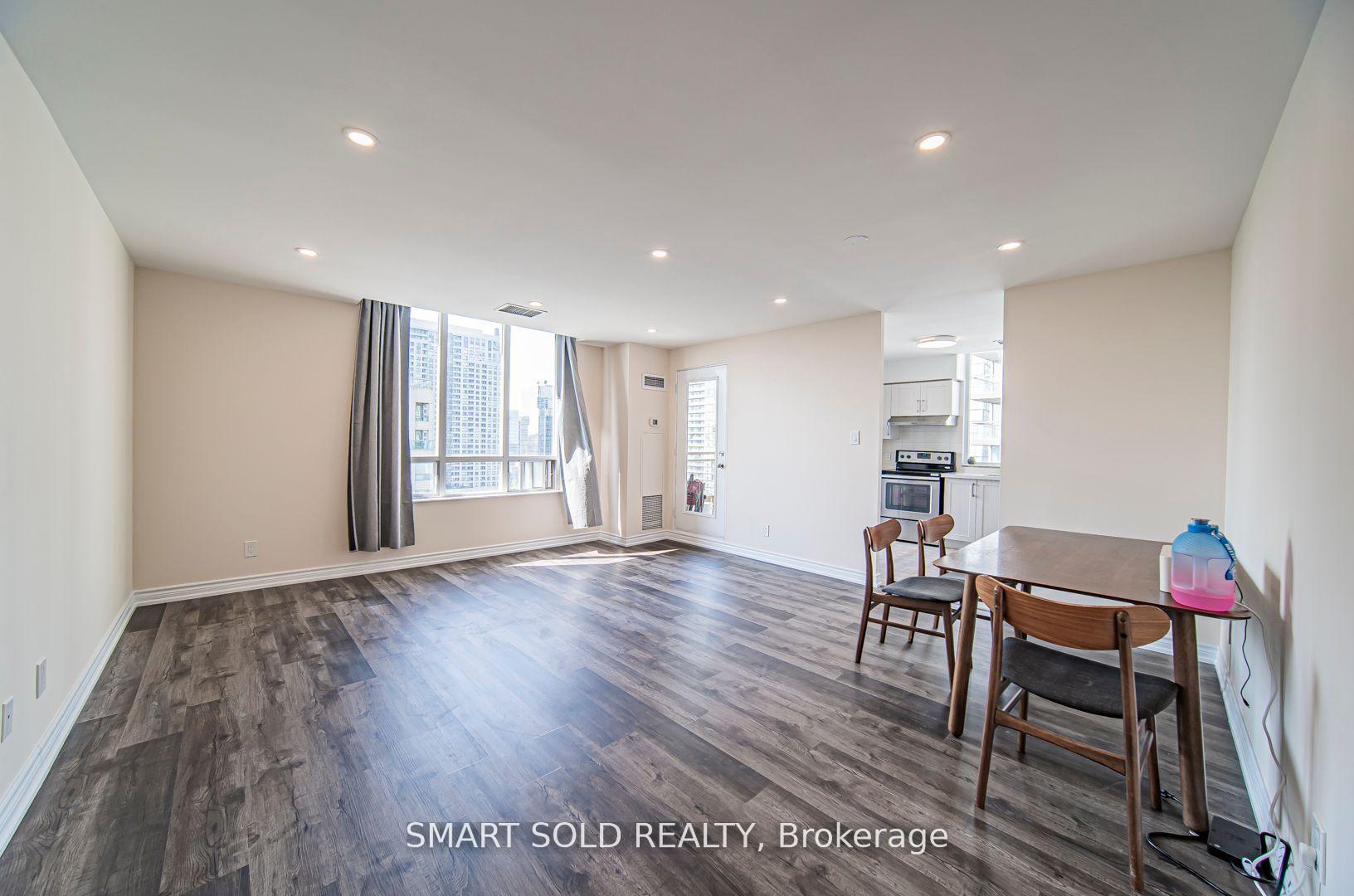 #PH210 - 256 Doris Ave, Toronto, ON M2N6X8 | 3 Bedroom 2 Bathroom Condo Apt | Image 4