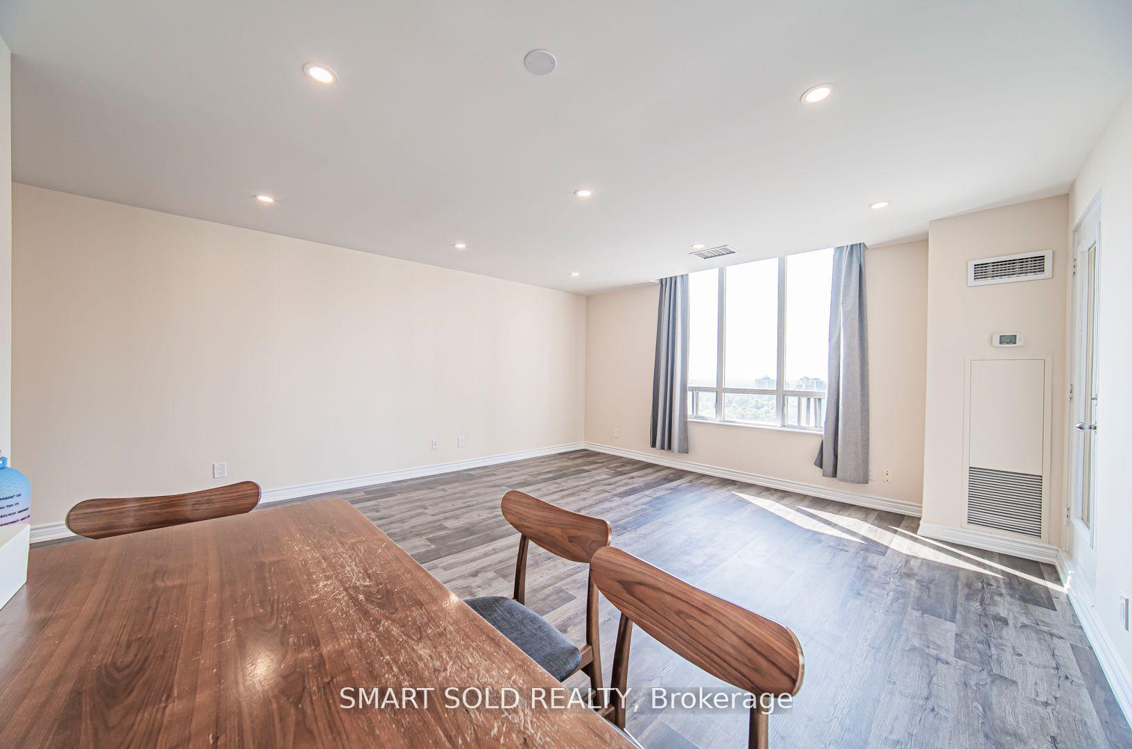#PH210 - 256 Doris Ave, Toronto, ON M2N6X8 | 3 Bedroom 2 Bathroom Condo Apt | Image 6