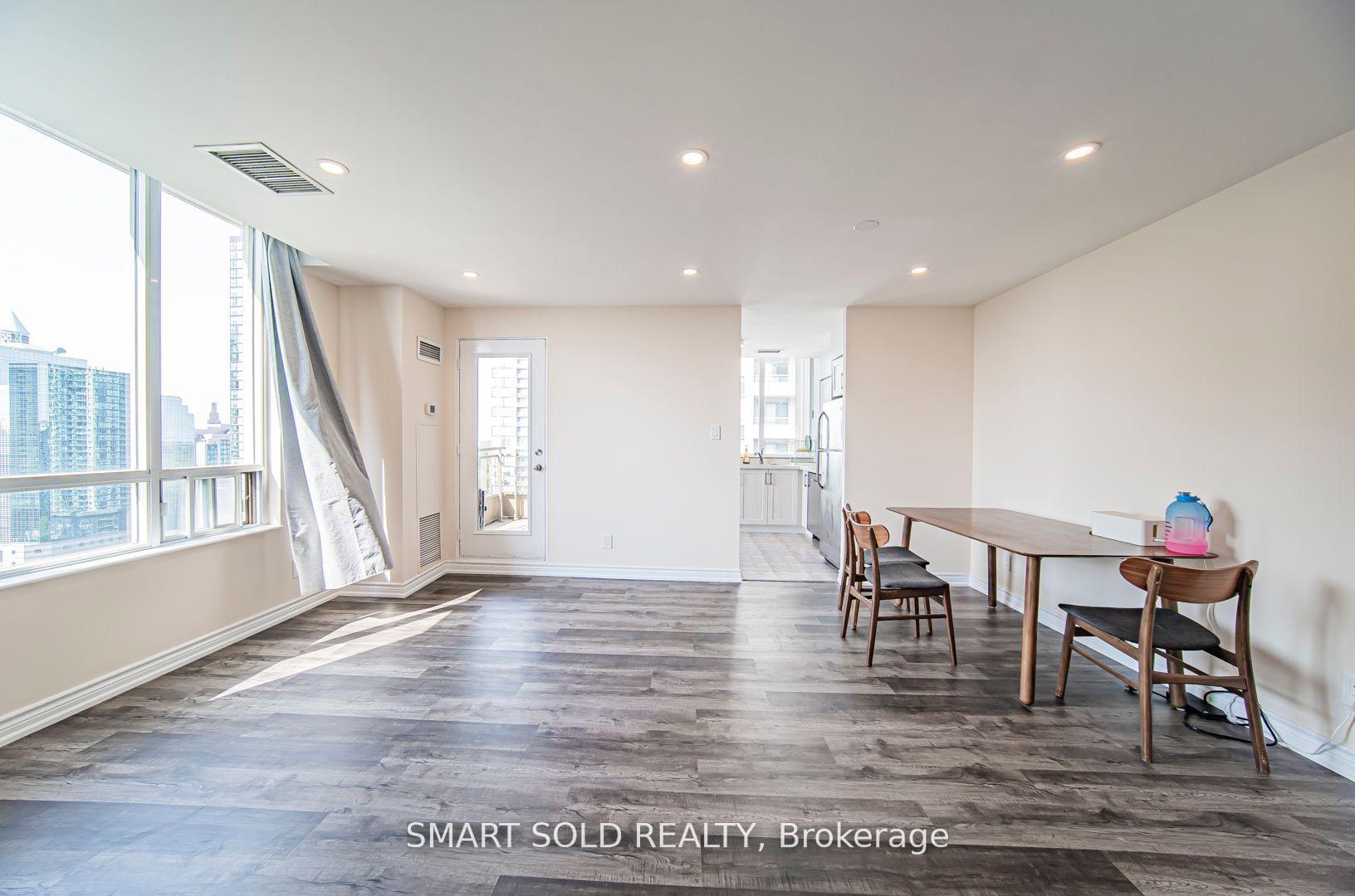 #PH210 - 256 Doris Ave, Toronto, ON M2N6X8 | 3 Bedroom 2 Bathroom Condo Apt | Image 7