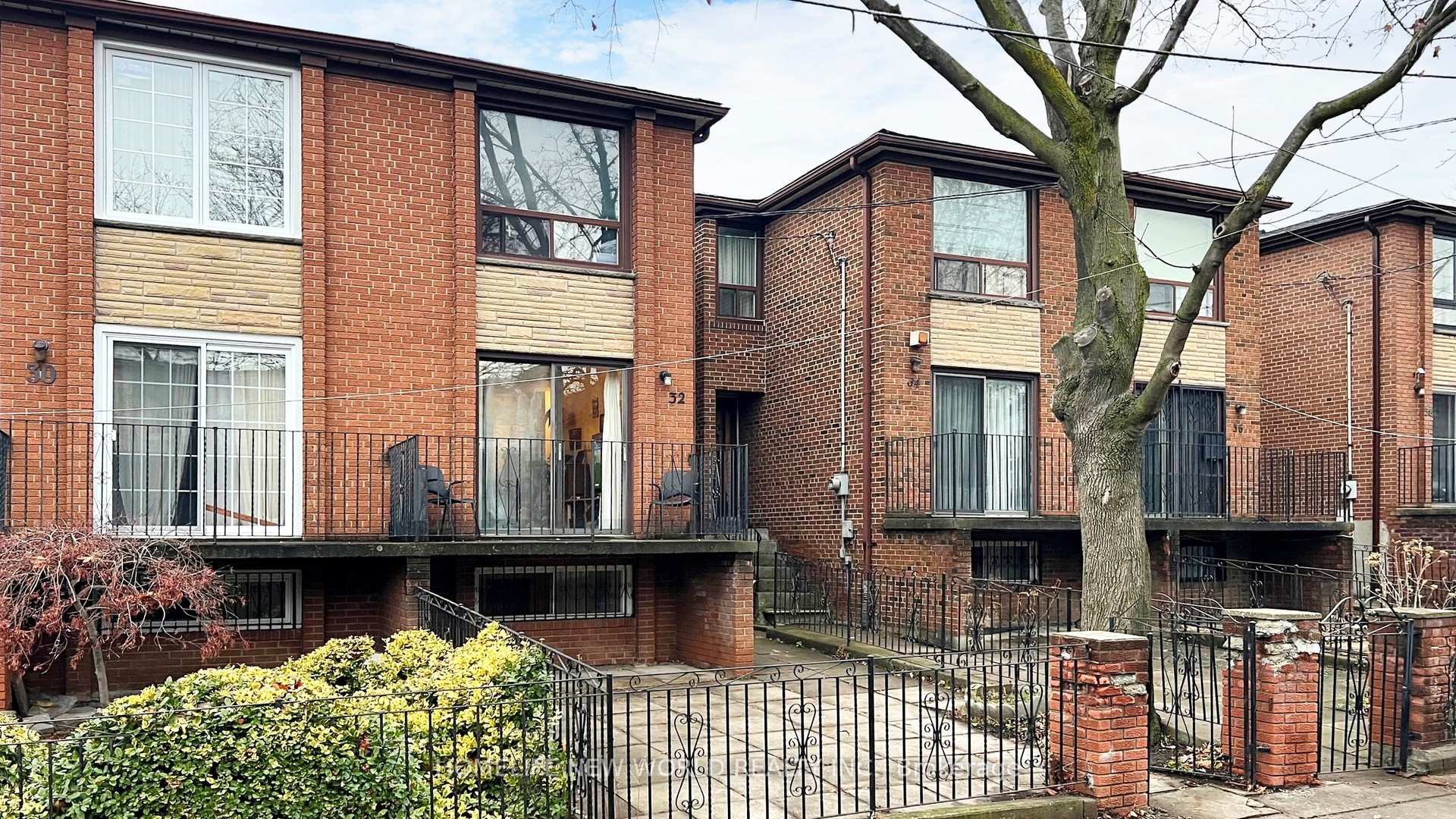 32 Markham St, Toronto, ON M6J2G2 | 4 Bedroom 2 Bathroom Semi-Detached House | Image 2