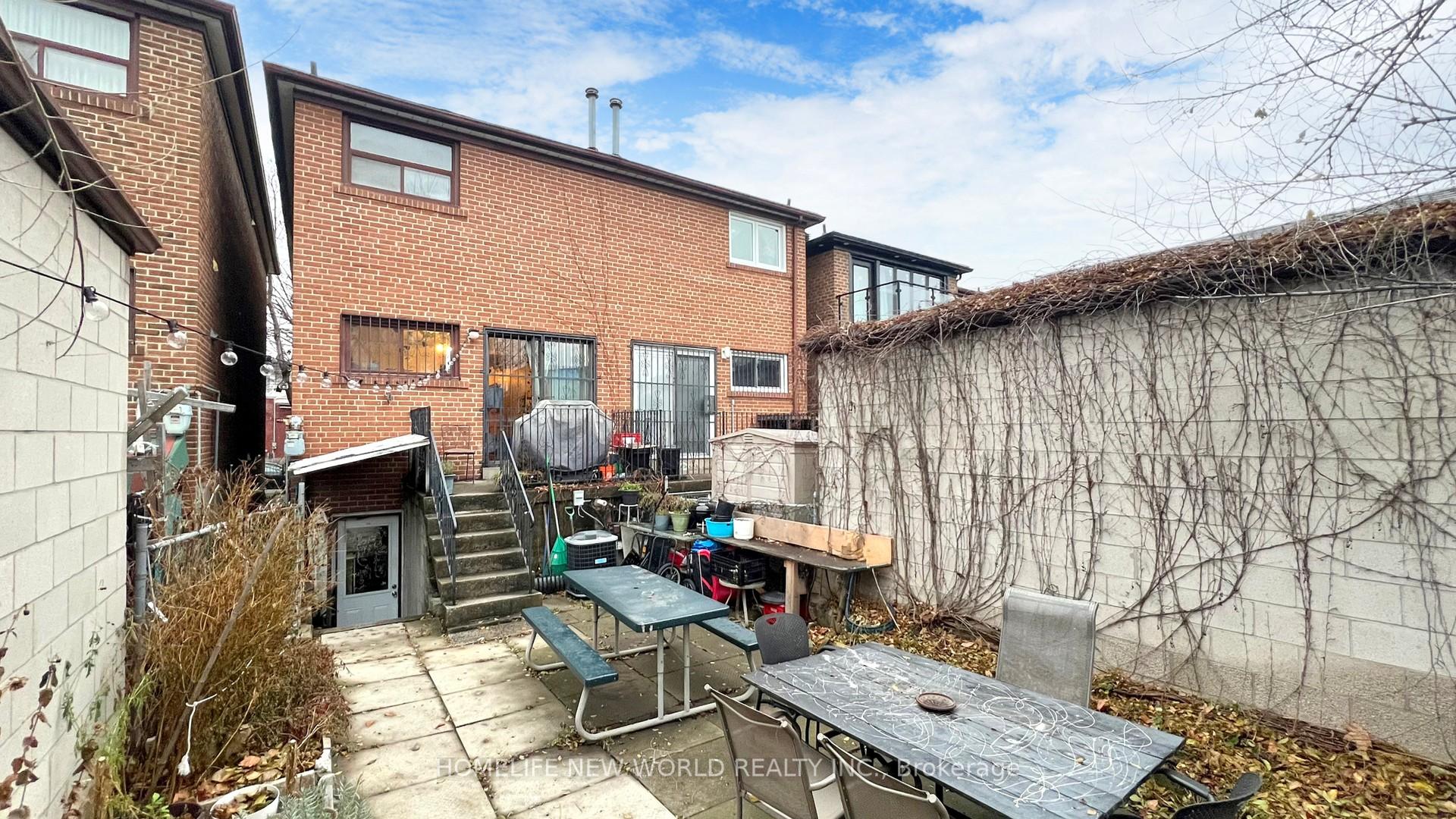 32 Markham St, Toronto, ON M6J2G2 | 4 Bedroom 2 Bathroom Semi-Detached House | Image 25