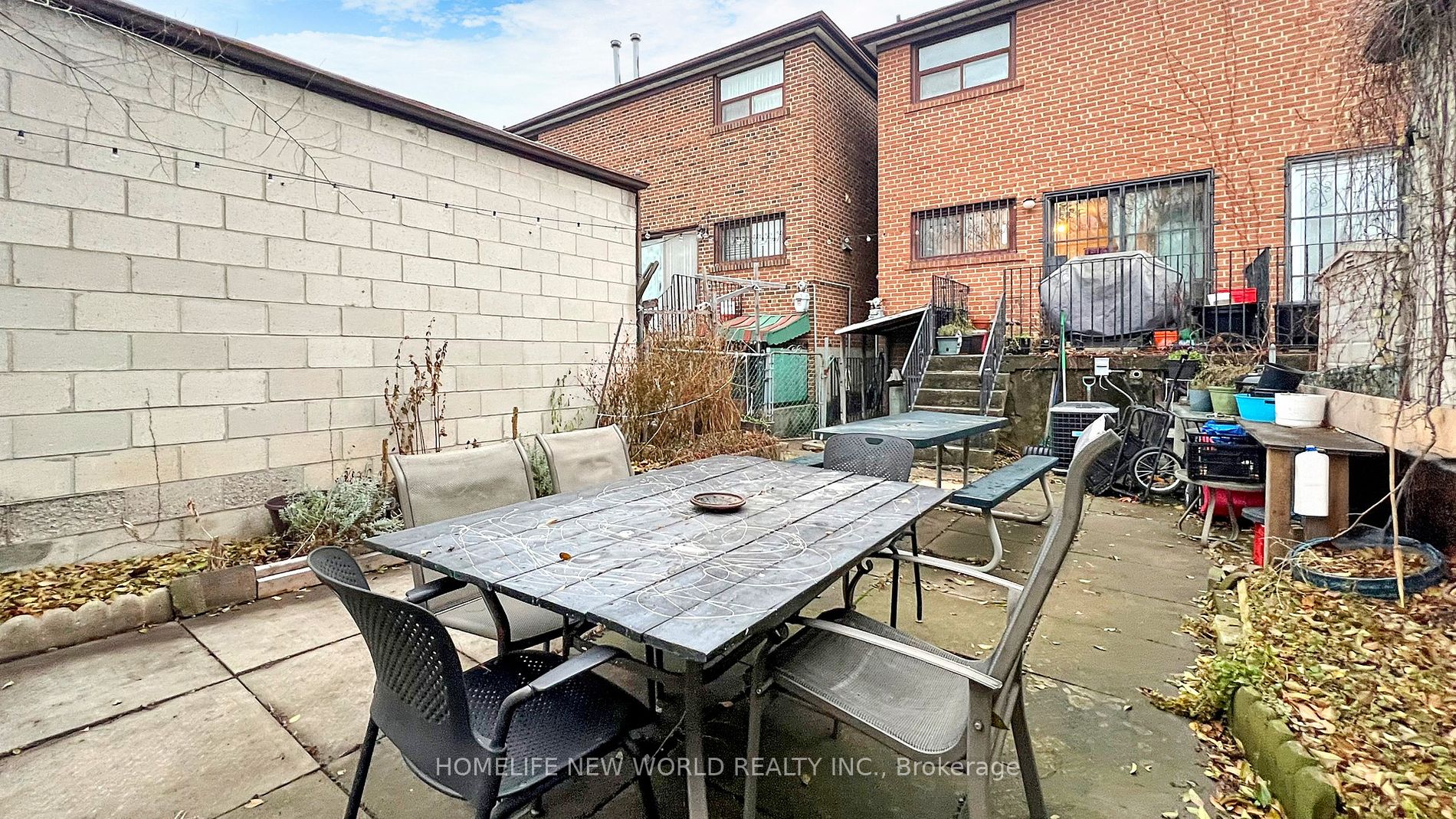 32 Markham St, Toronto, ON M6J2G2 | 4 Bedroom 2 Bathroom Semi-Detached House | Image 31