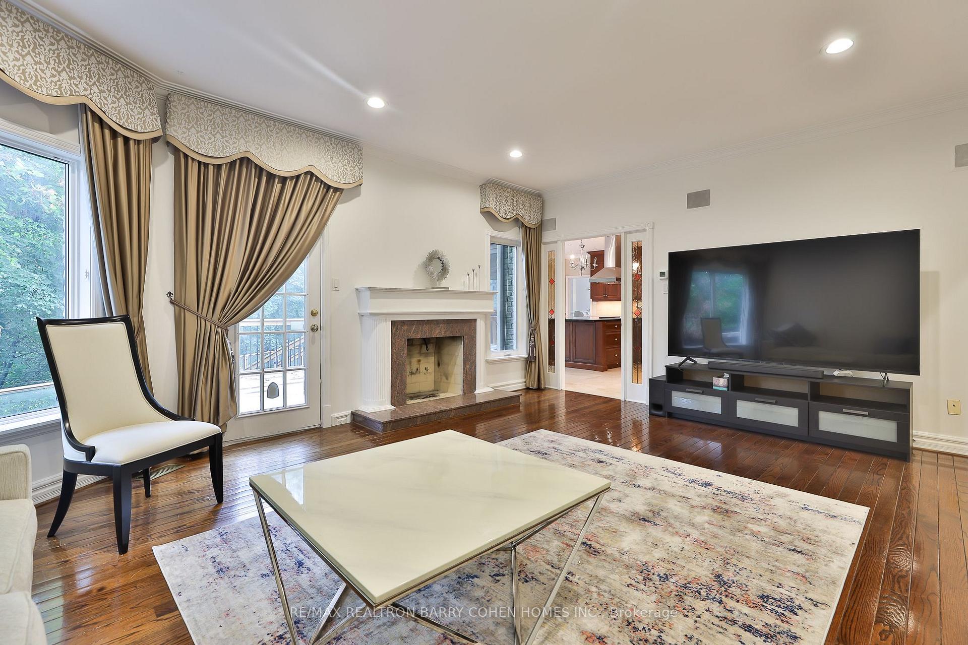 218 Owen Blvd, Toronto, ON M2P1G7 | 4 Bedroom 5 Bathroom Detached House | Image 9
