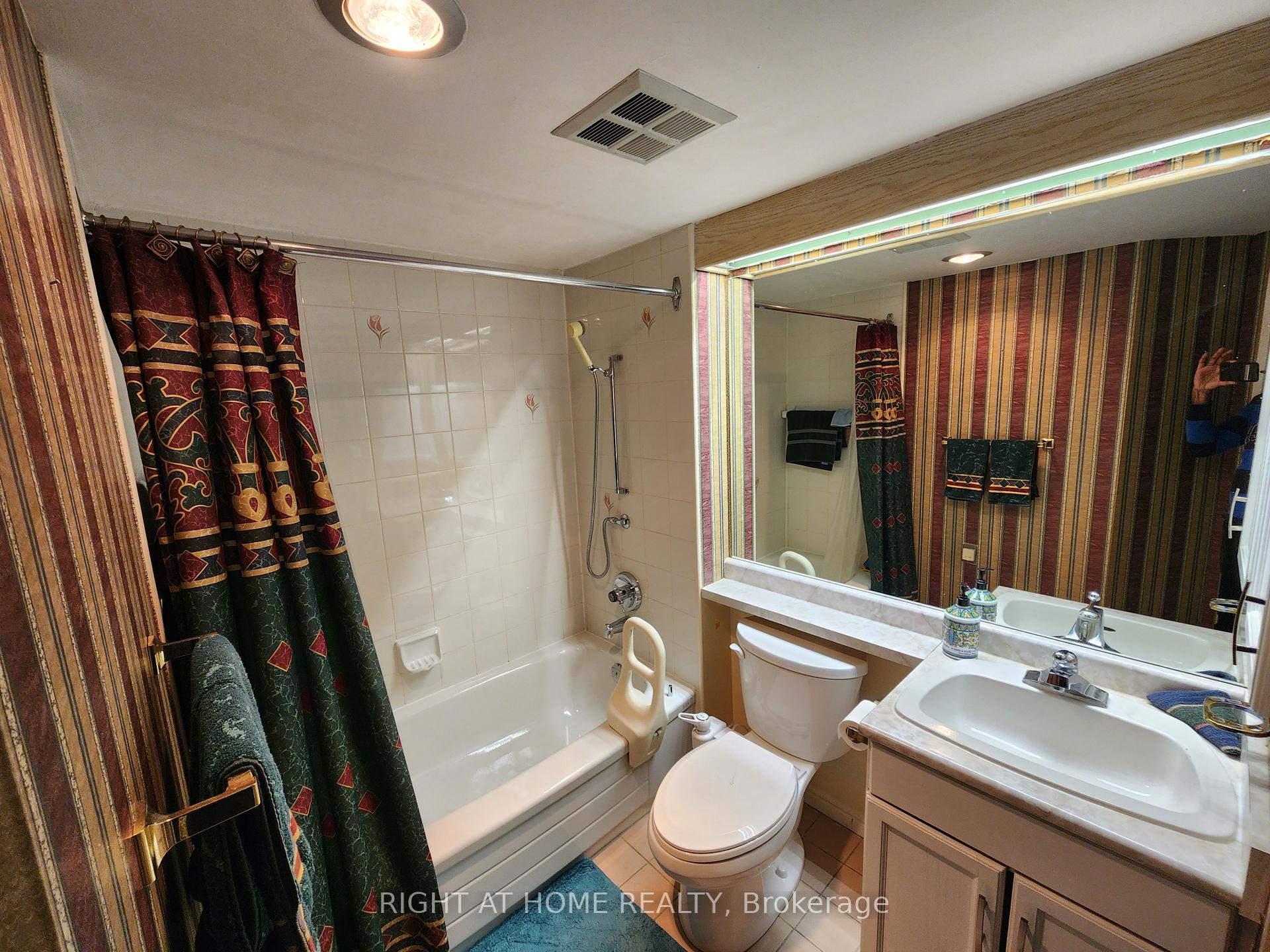 #608 - 11 Thorncliffe Pk Dr, Toronto, ON M4H1P3 | 2 Bedroom 2 Bathroom Condo Apt | Image 10